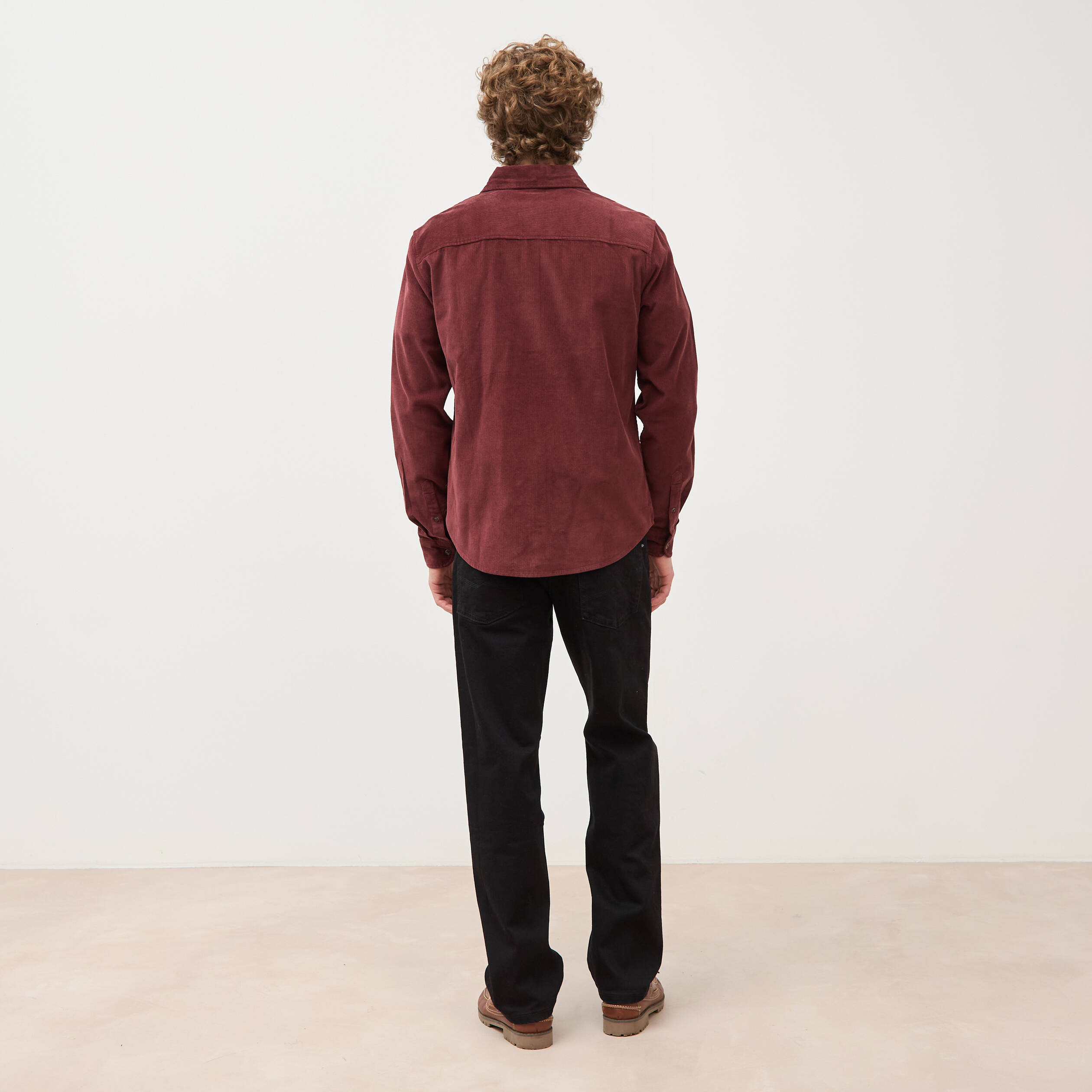 Chemise col classique en velours bordeaux homme
