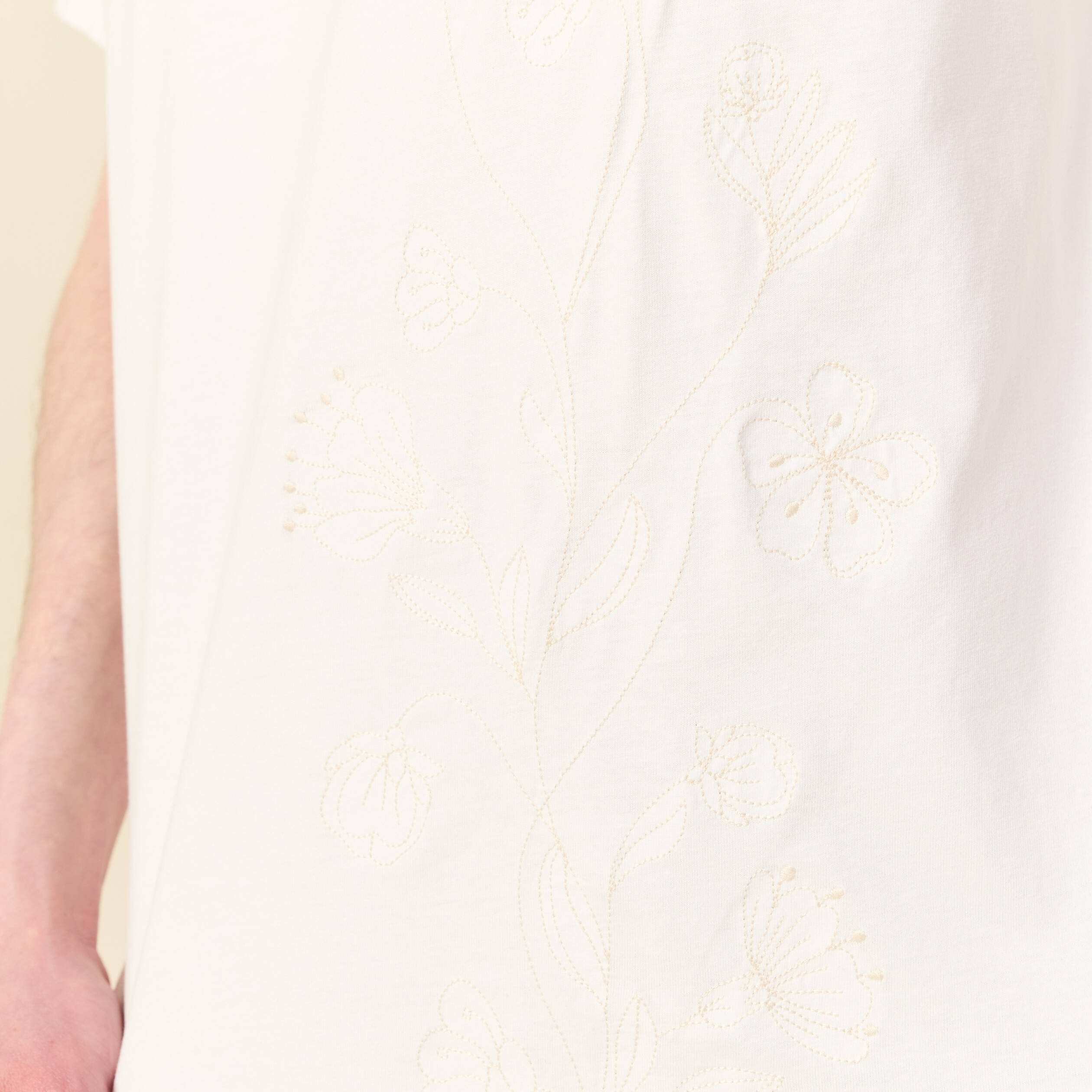 T-shirt manches courtes brod&eacute; ecru homme