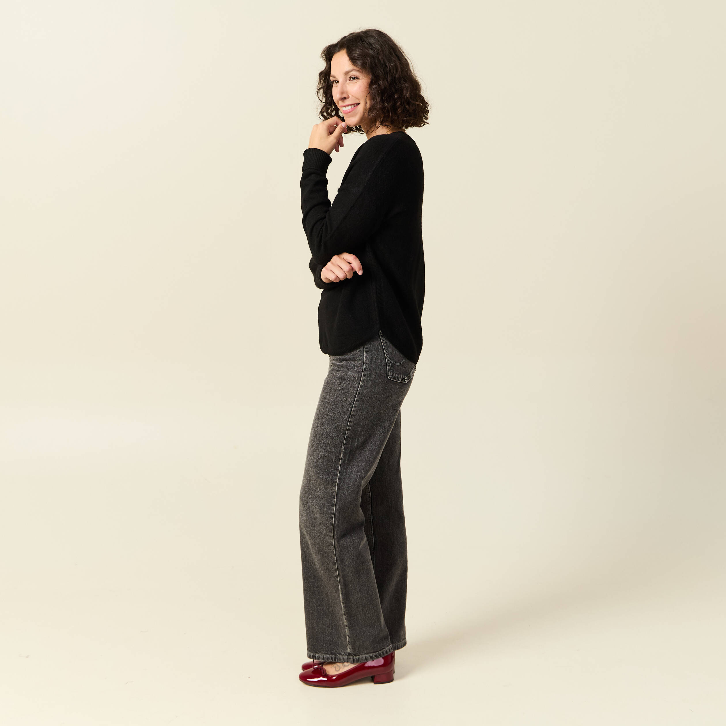 Pull manches longues col en V noir femme