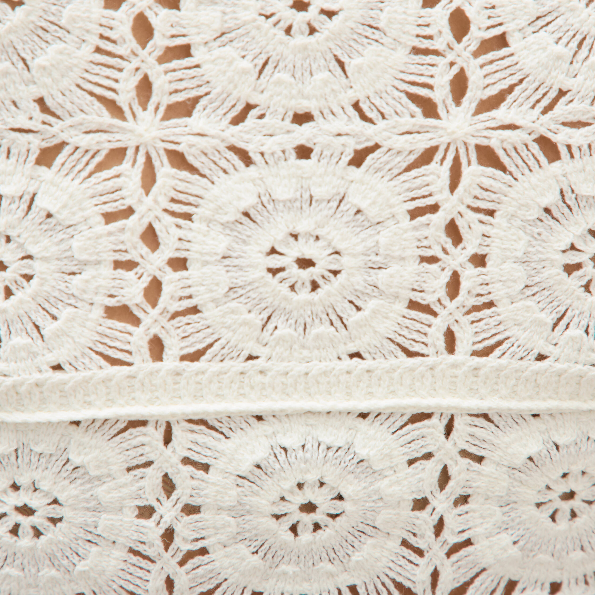D&eacute;bardeur crochet col rond sans manches ecru femme