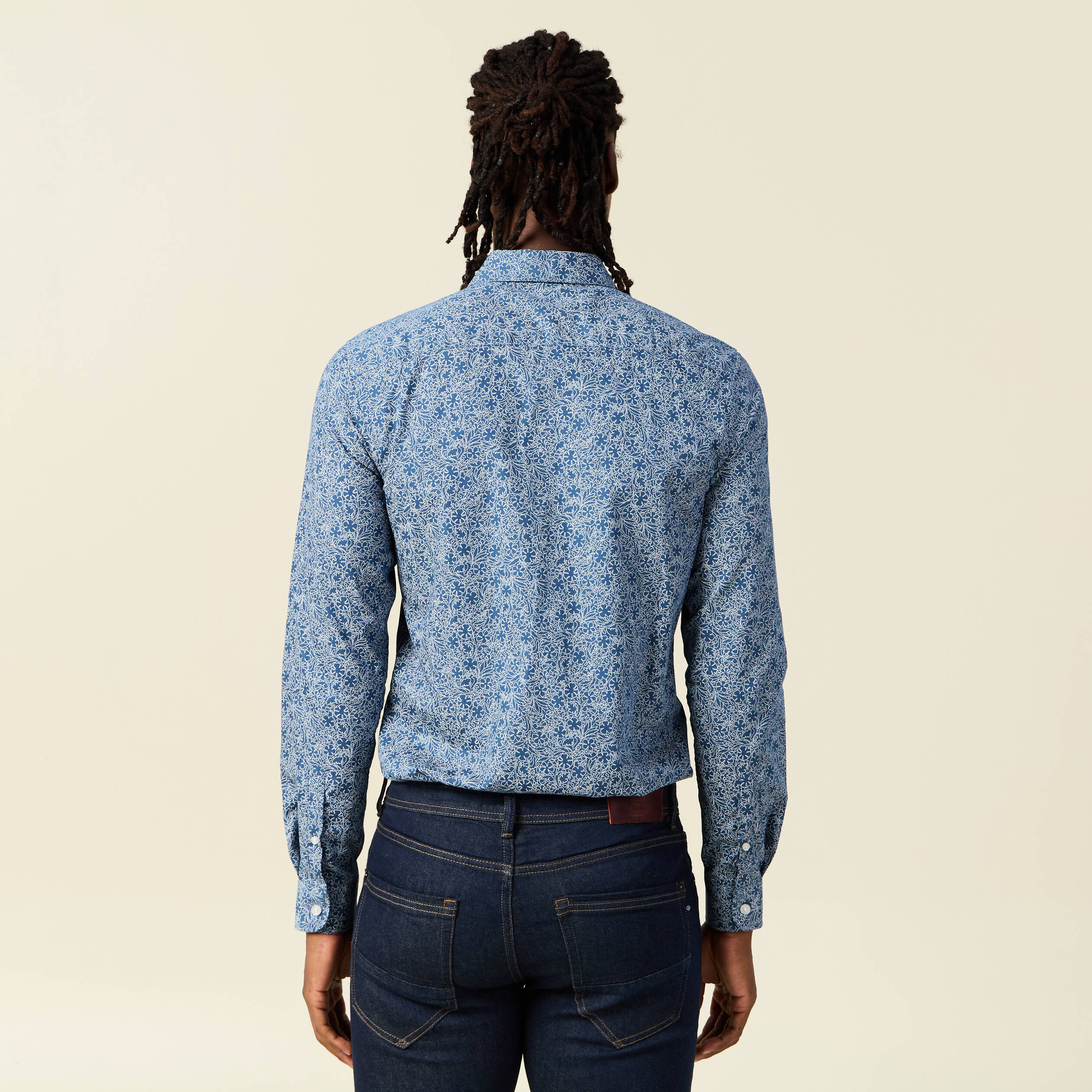Chemise cintr&eacute;e en coton manches longues bleu marine homme
