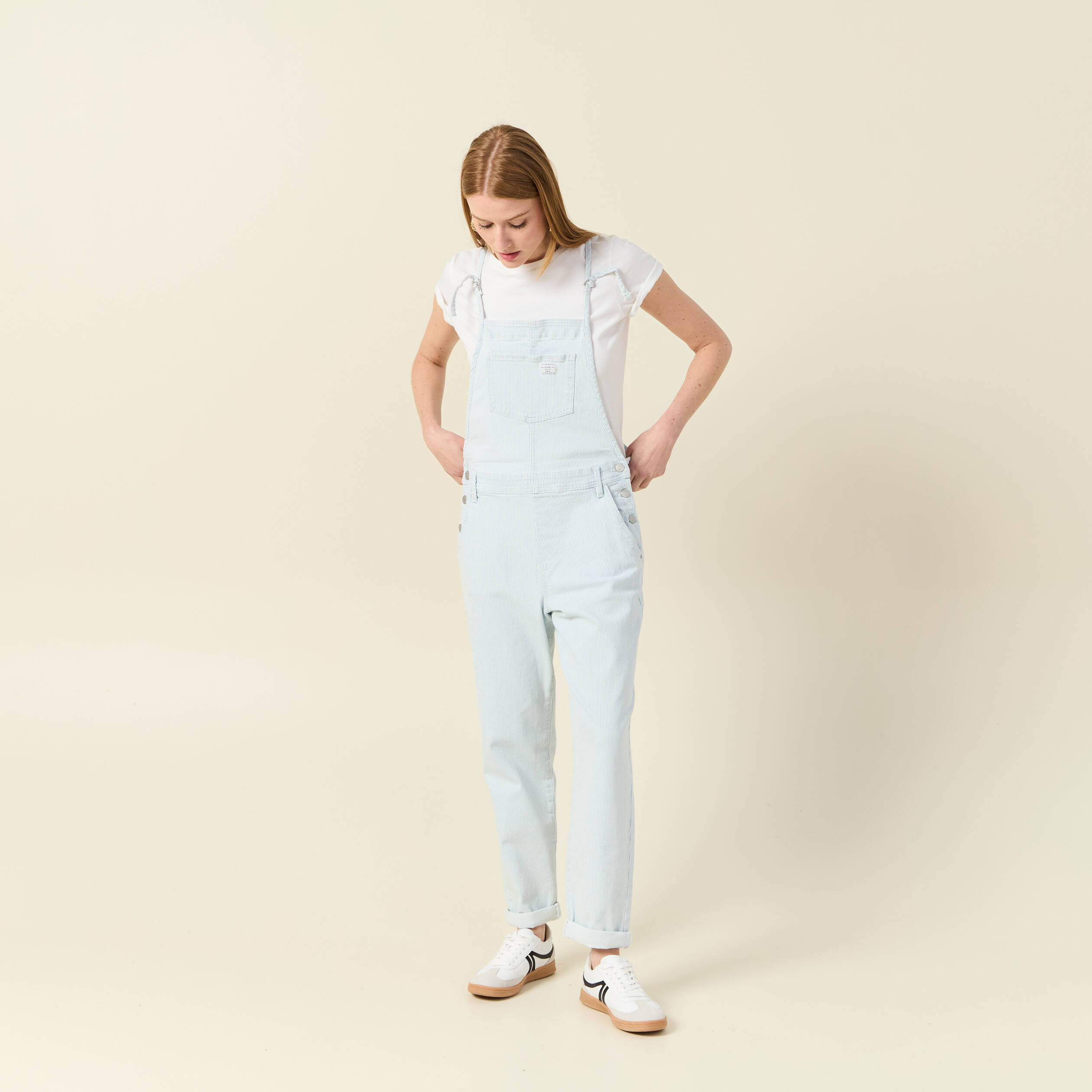 salopette mom en jeans denim bleach femme Salopette mom en jeans denim bleach femme
