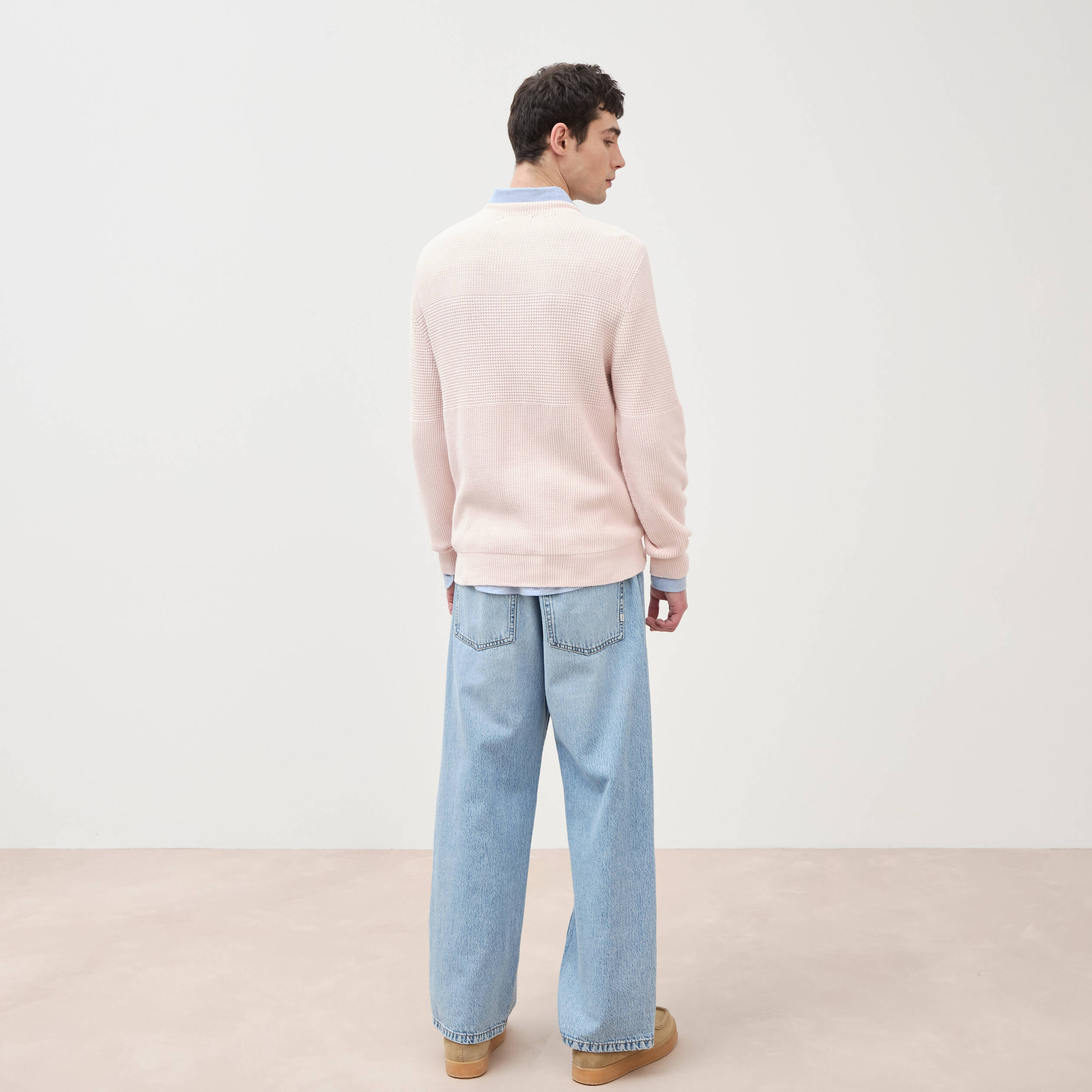 Pull col rond manches longues en coton rose poudr&eacute;e homme