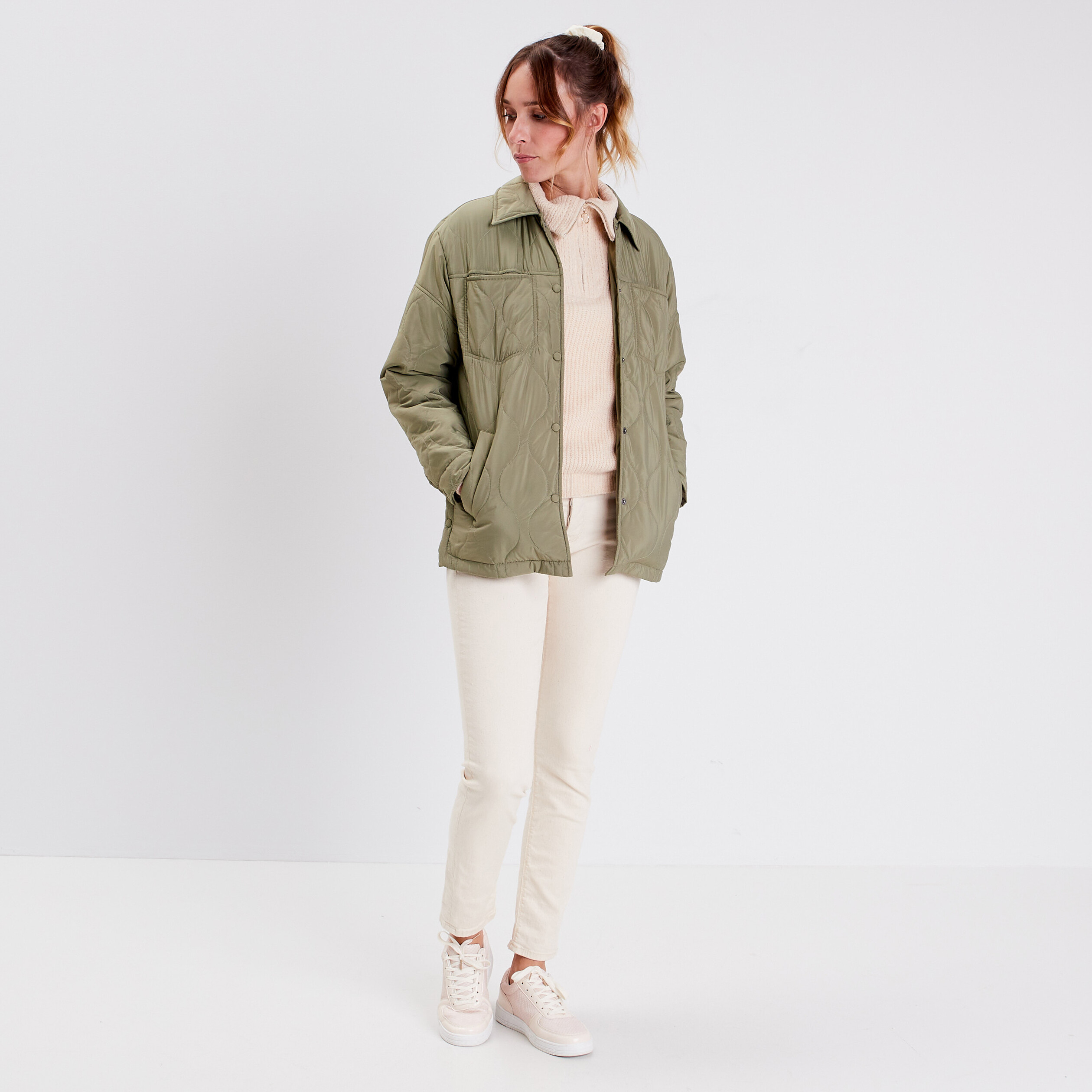 Veste droite matelass&eacute;e col chemise vert kaki femme