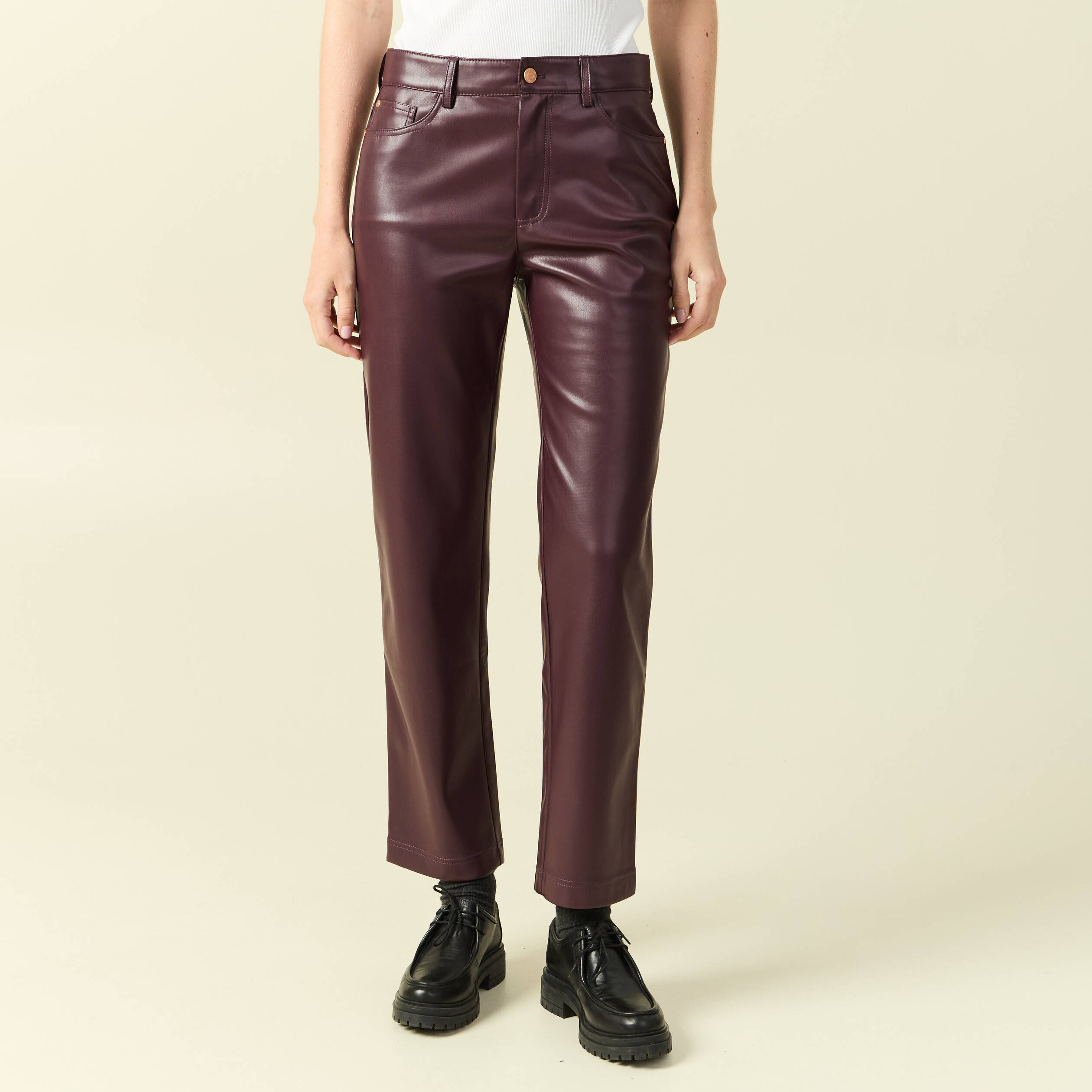 Pantalon taille haute similicuir prune femme
