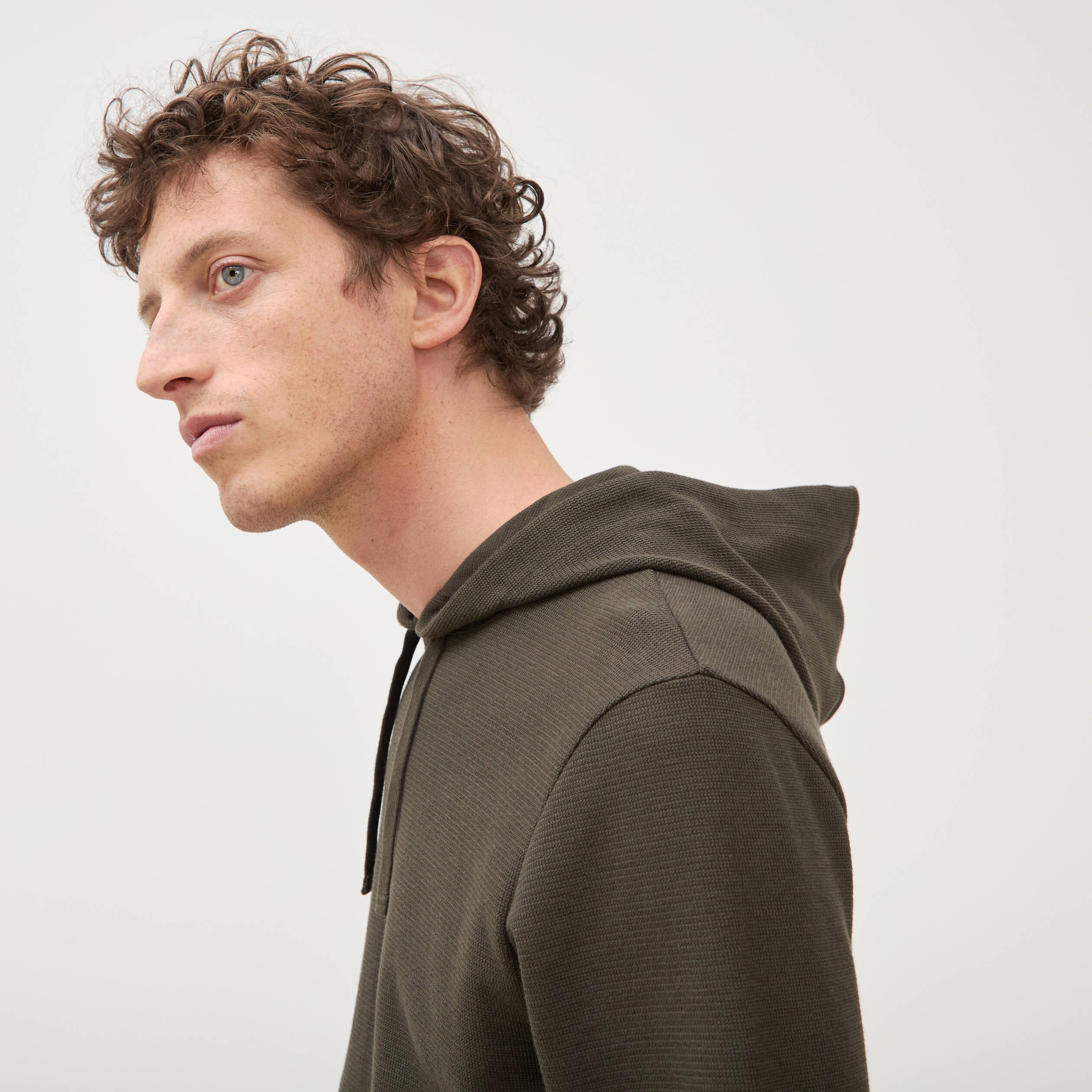 T-shirt &agrave; capuche vert kaki homme