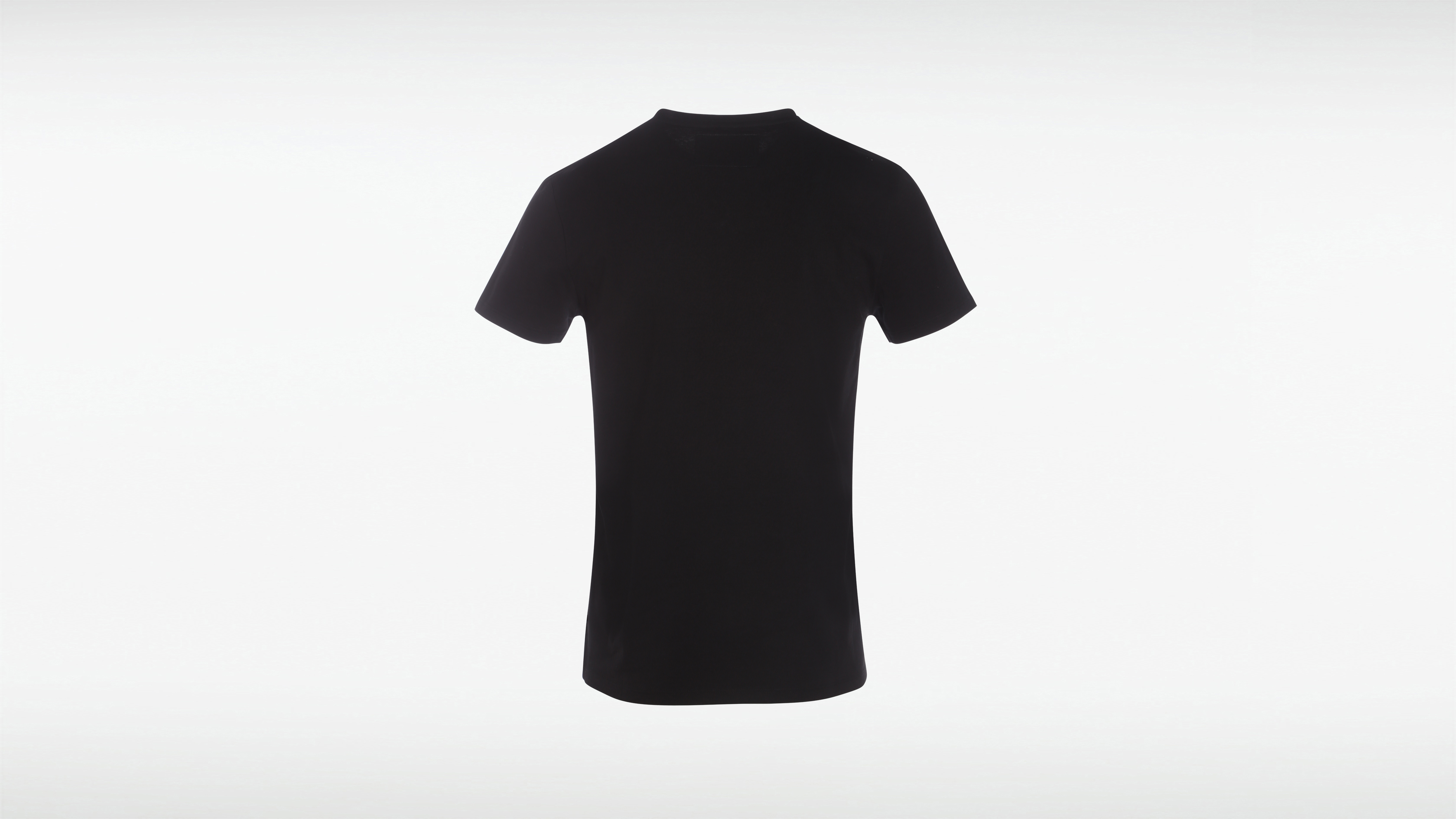 T-shirt ajust&eacute; col v manches courtes noir homme