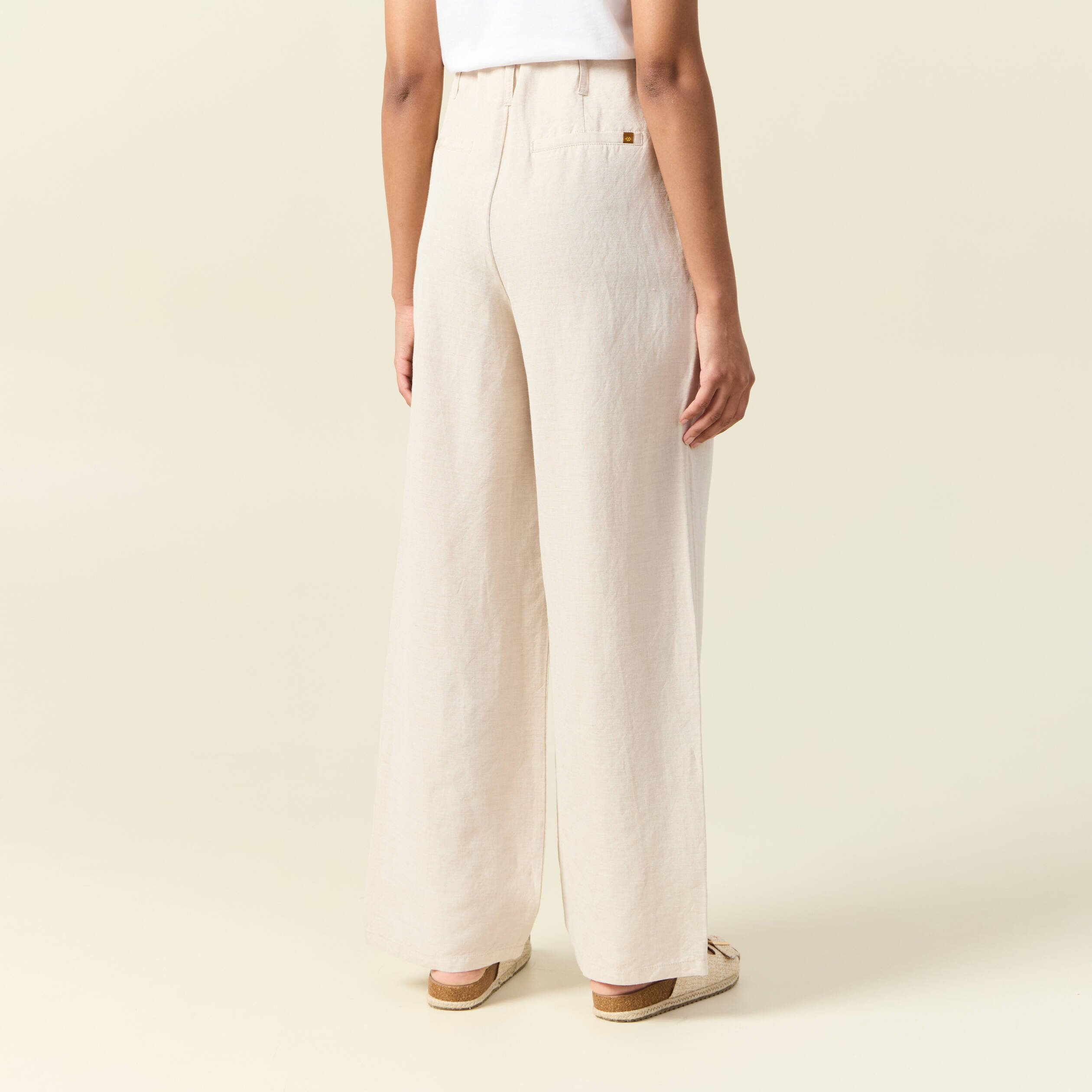 pantalon large a pinces sable femme Pantalon large à pinces sable femme