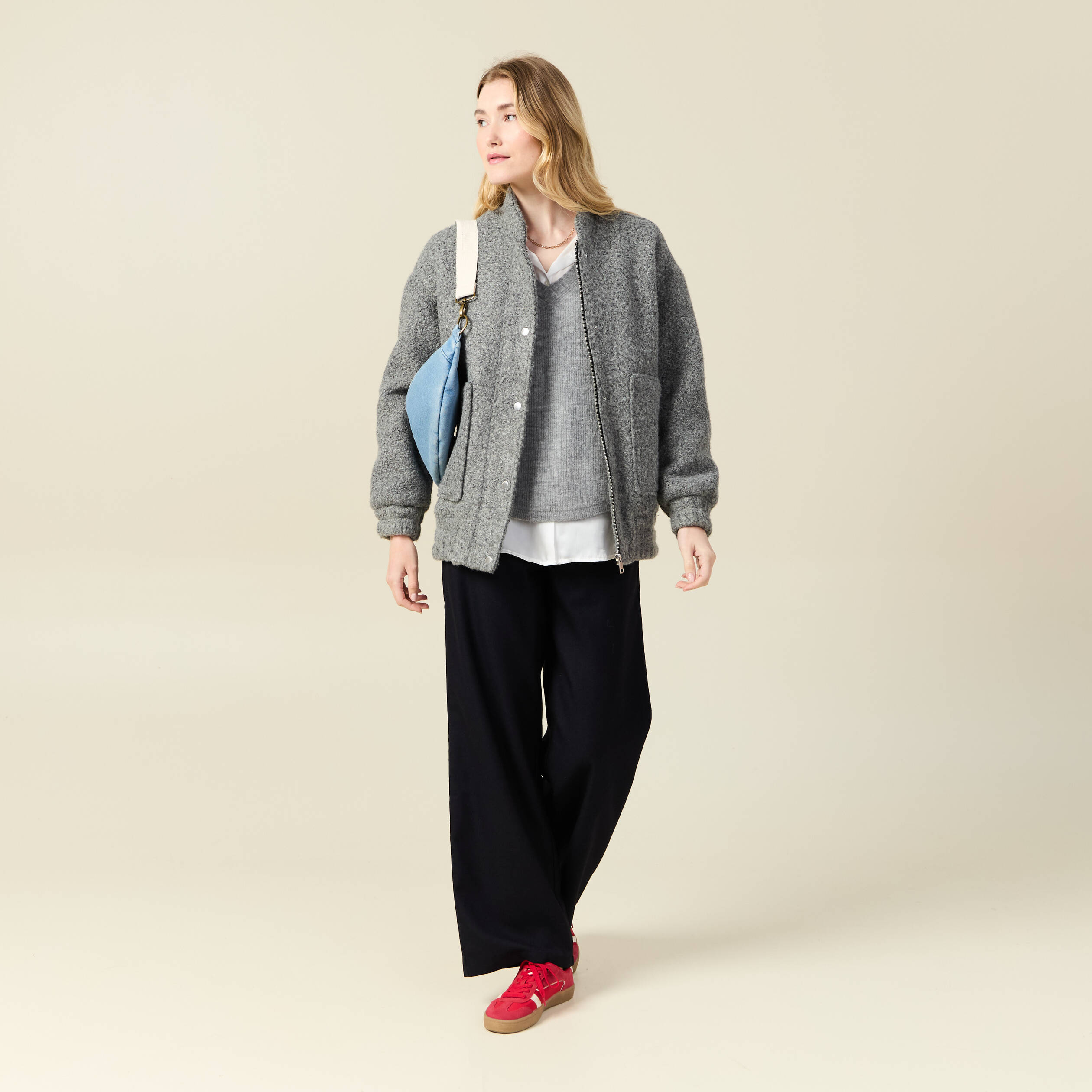 pull manches longues col en v gris clair femme Pull manches longues col en V gris clair femme