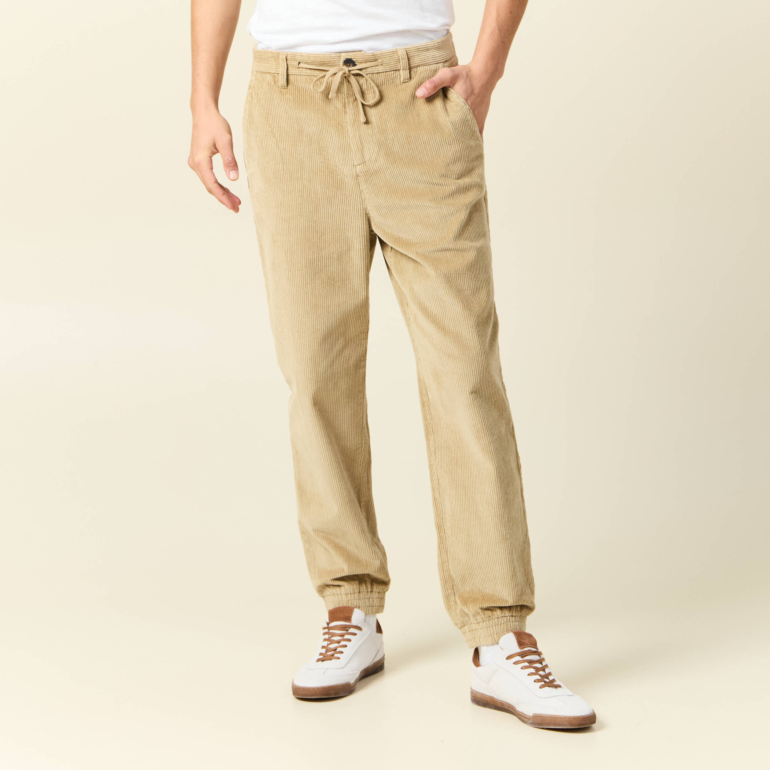 pantalon jogger velours cotele beige homme Pantalon jogger velours côtelé beige homme