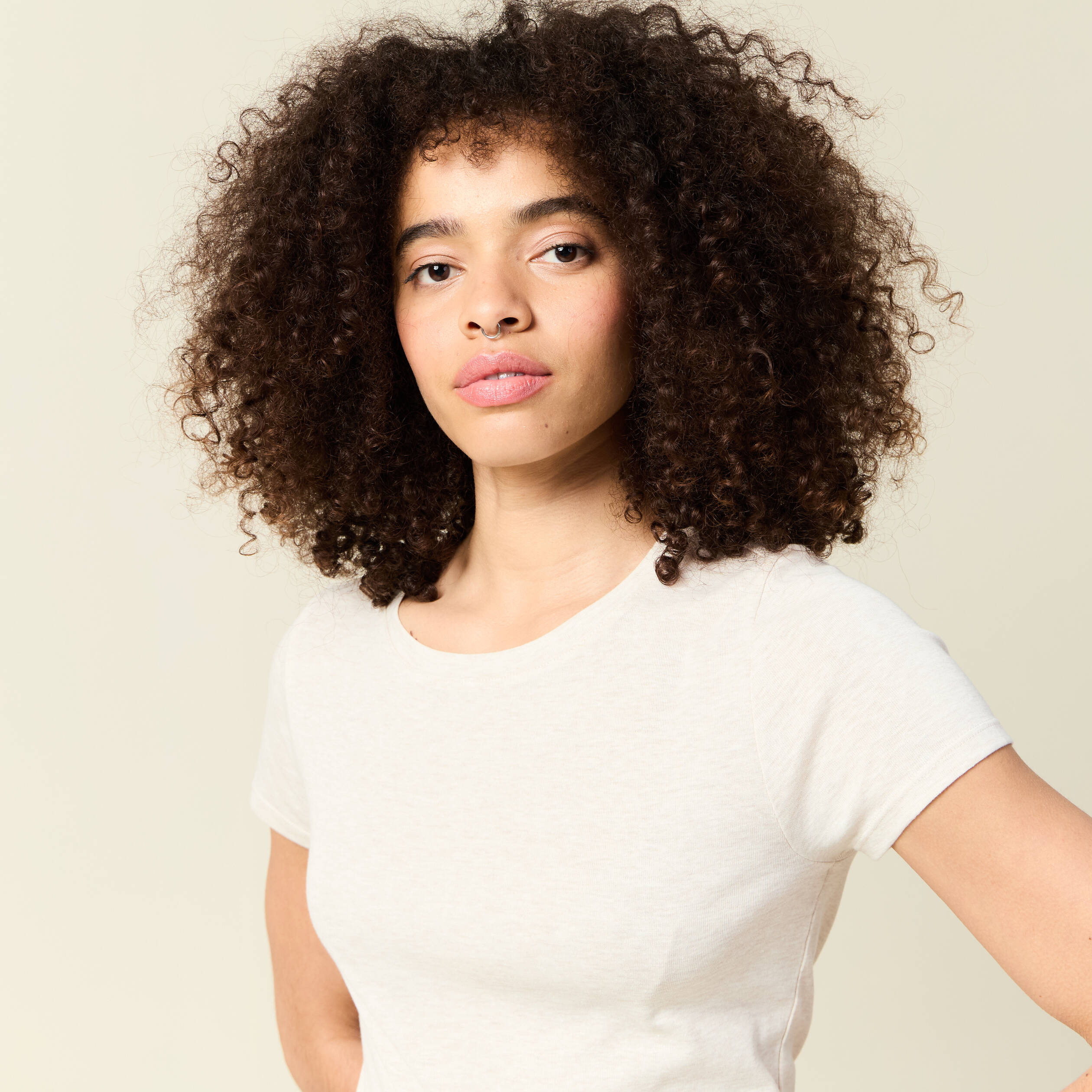 short cintre manches courtes col rond beige femme Short cintré manches courtes col rond beige femme