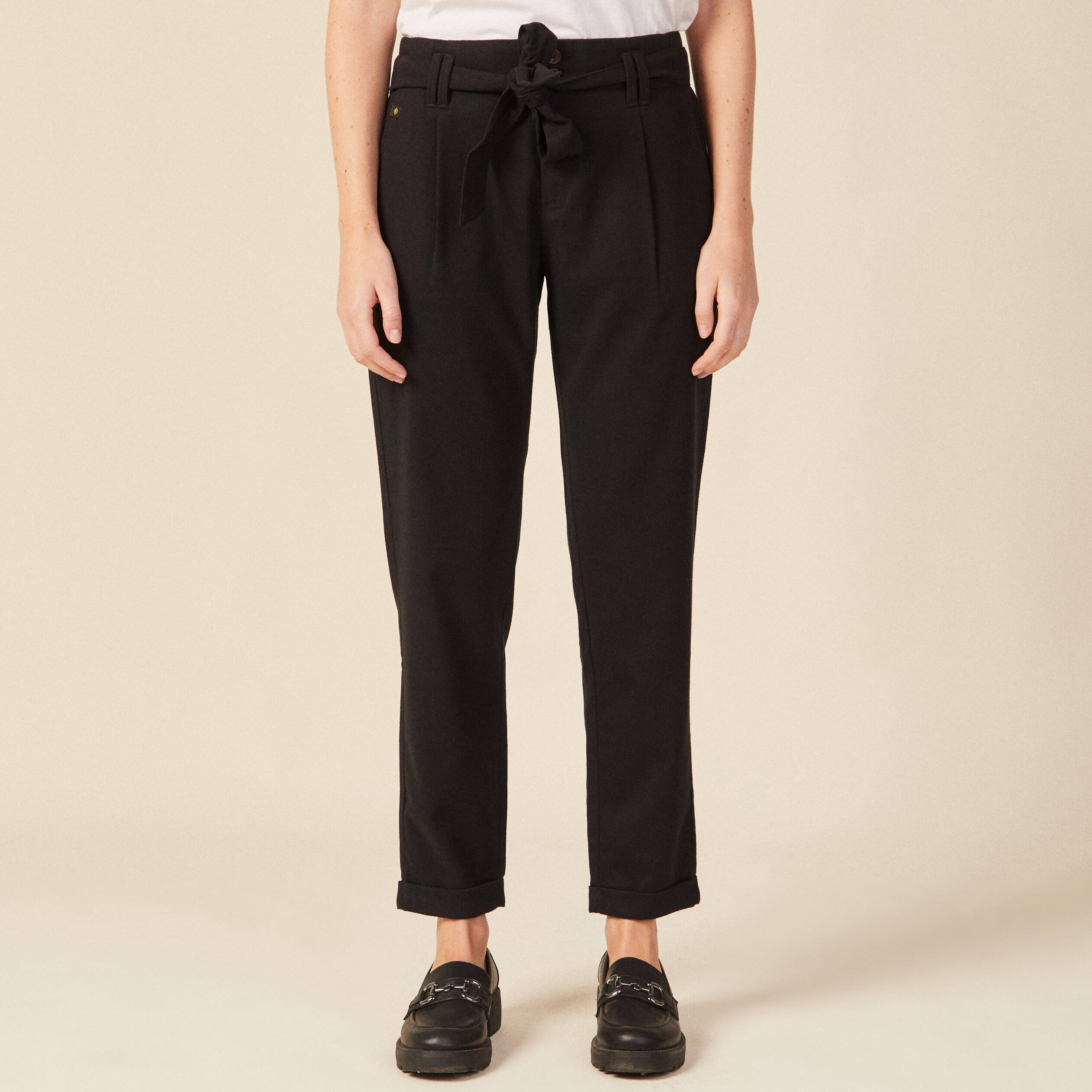 pantalon paperbag noir femme Pantalon paperbag noir femme