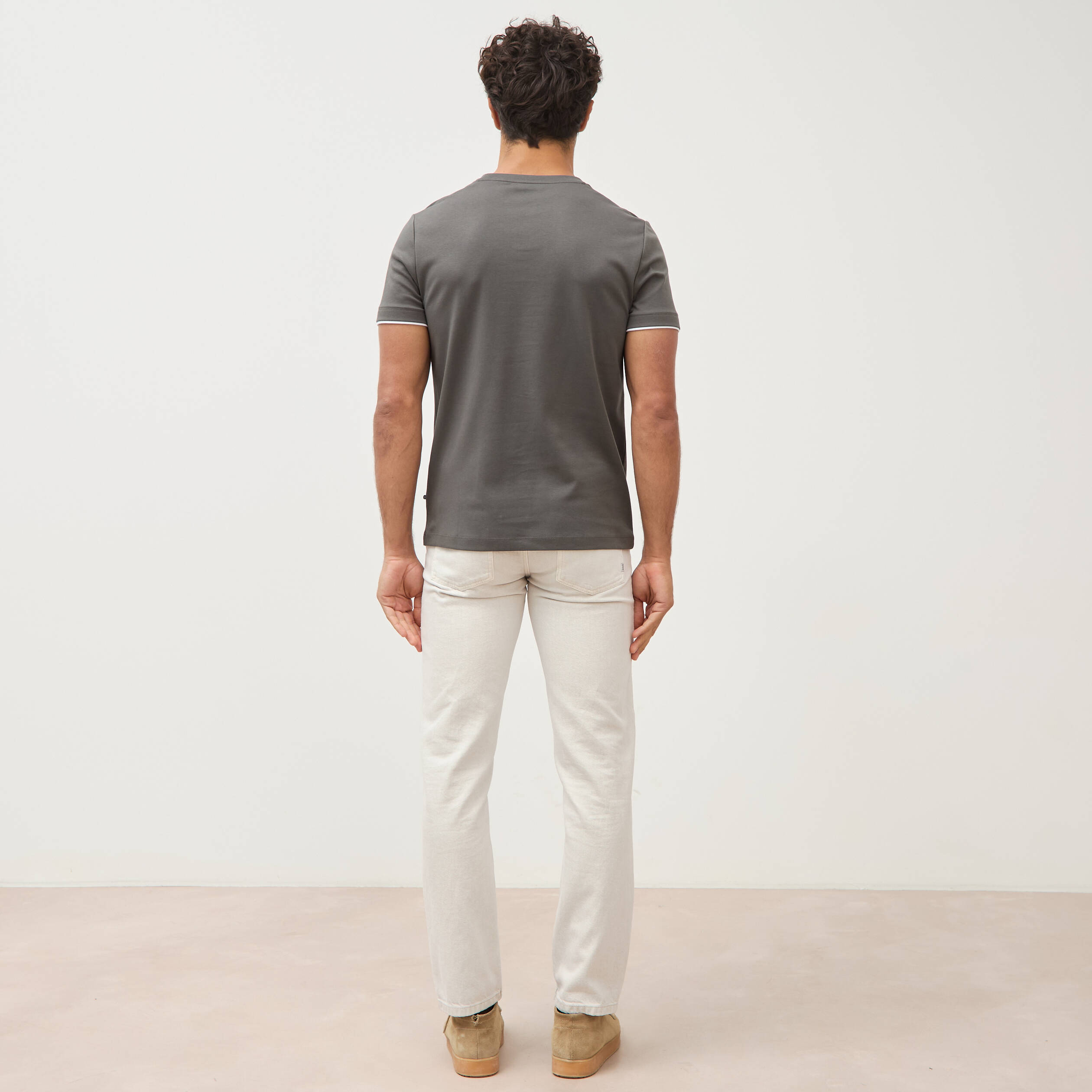 T-shirt droit col rond manches courtes vert fonc&eacute; homme