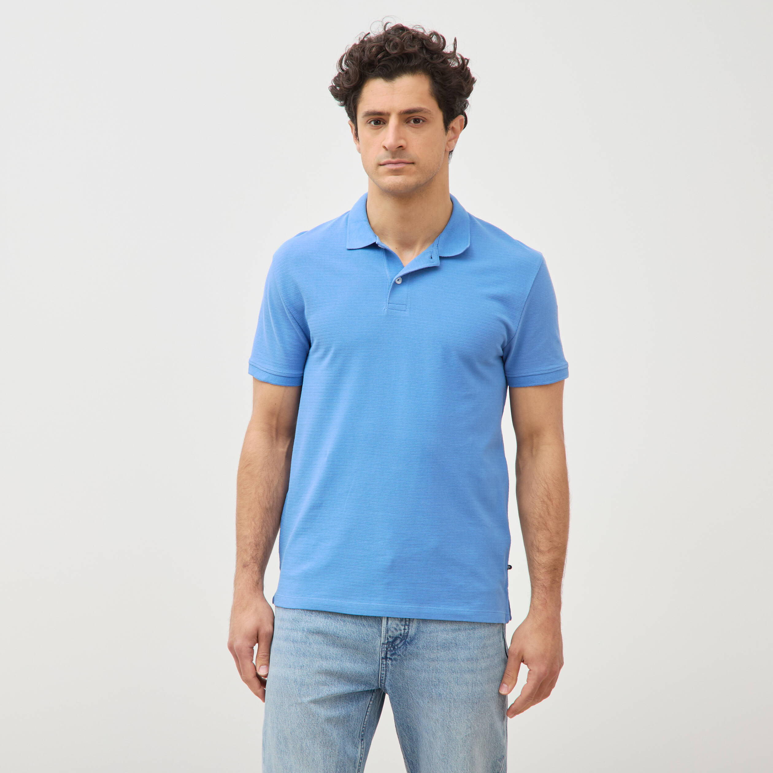 Polo cintr&eacute; en coton manches courtes bleu violet homme