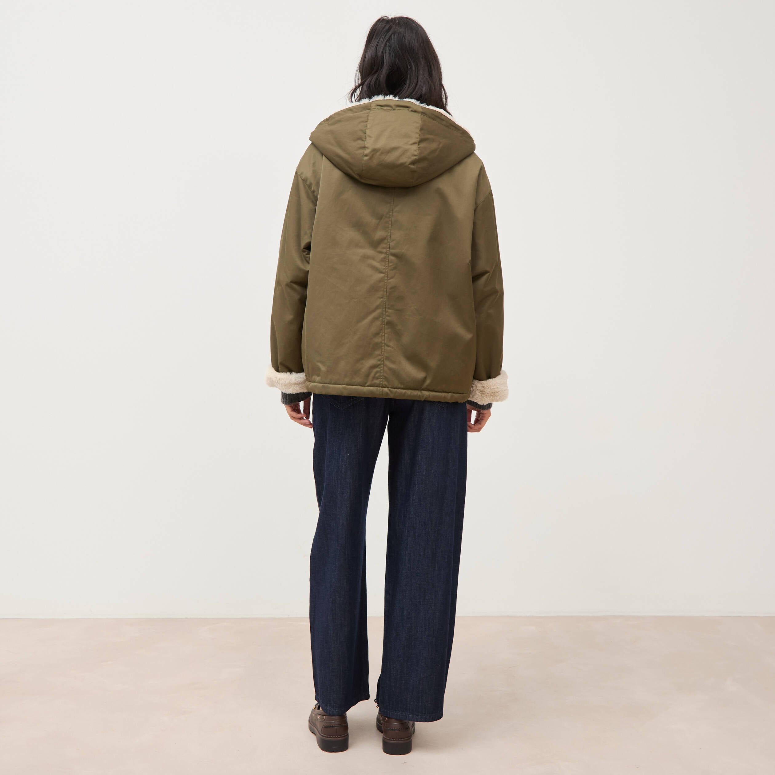 Parka oversize courte &agrave; capuche vert kaki femme