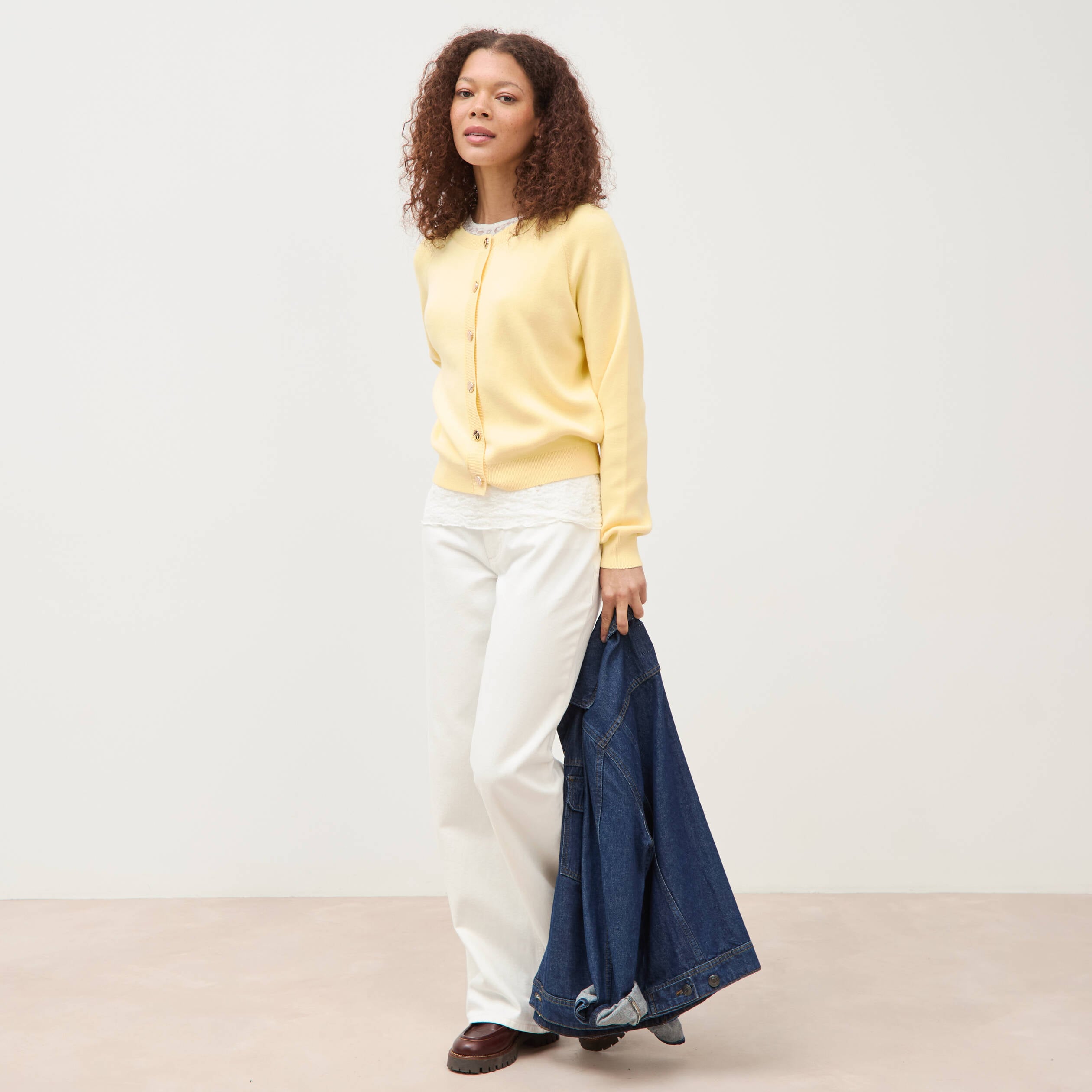 Gilet manches longues col rond en coton jaune clair femme
