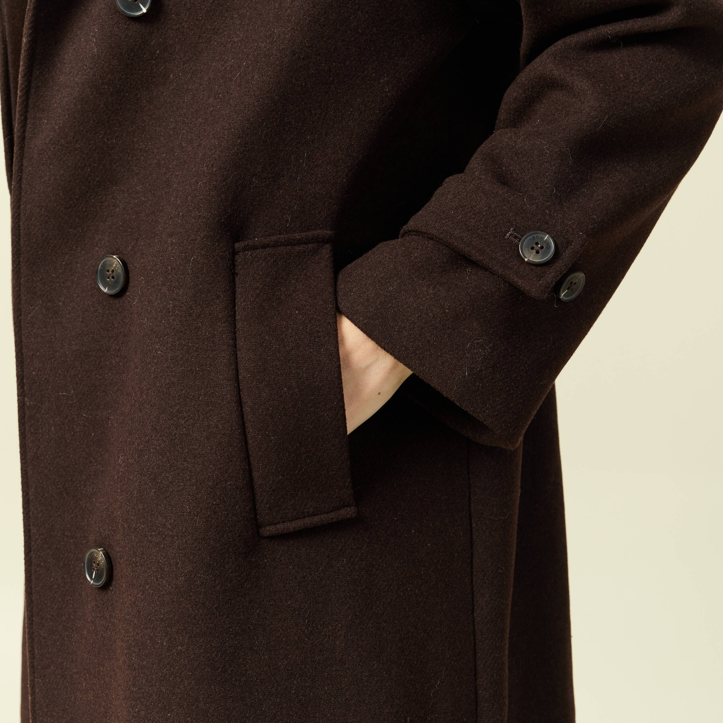 Manteau droit long col montant marron fonc&eacute; femme