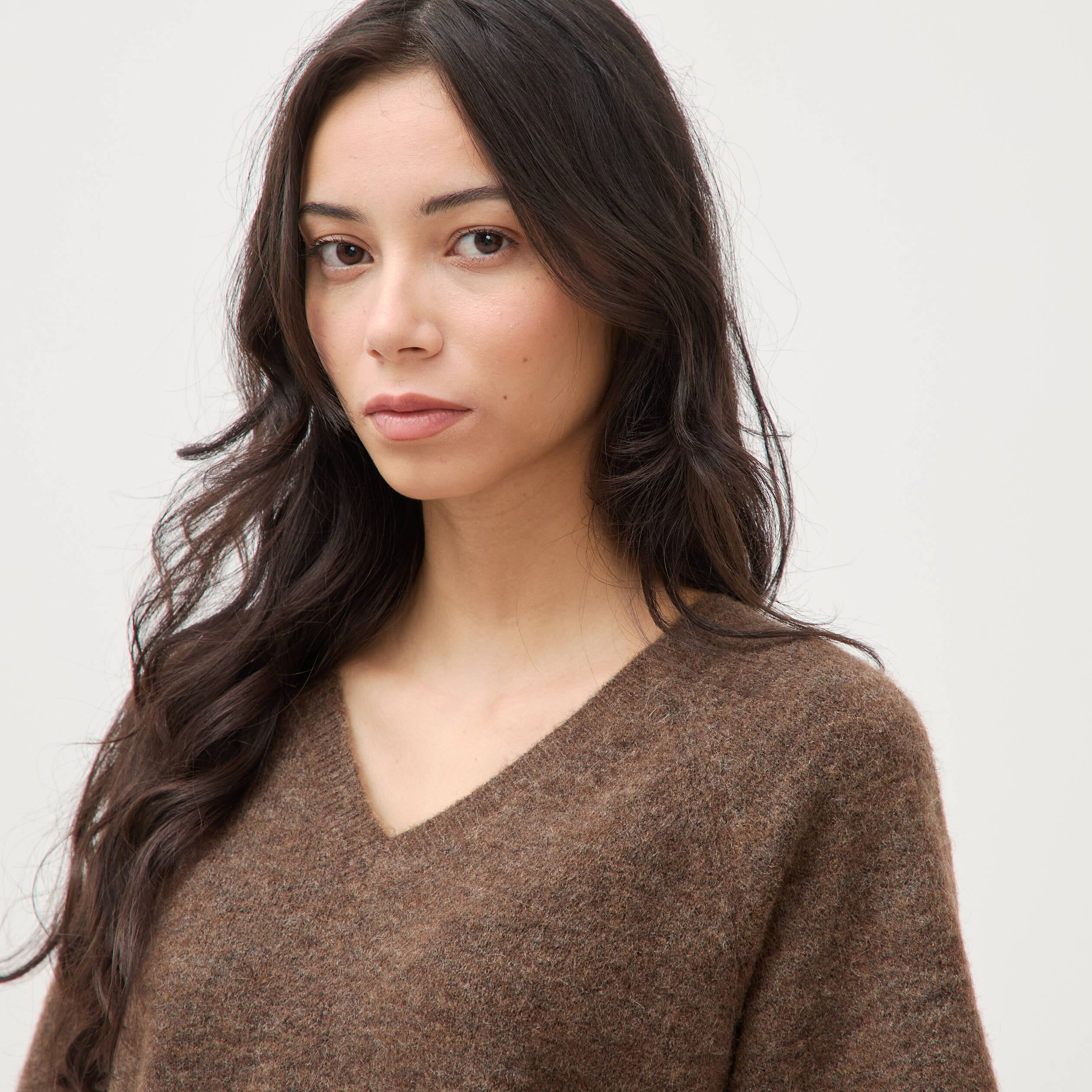 Pull droit court col v manches courtes marron femme