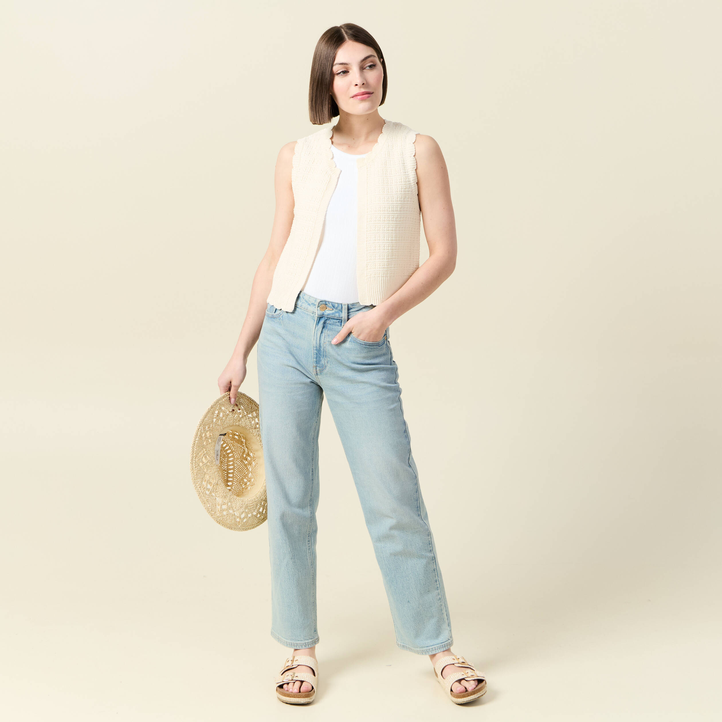 gilet droit court sans manches creme femme Gilet droit court sans manches creme femme