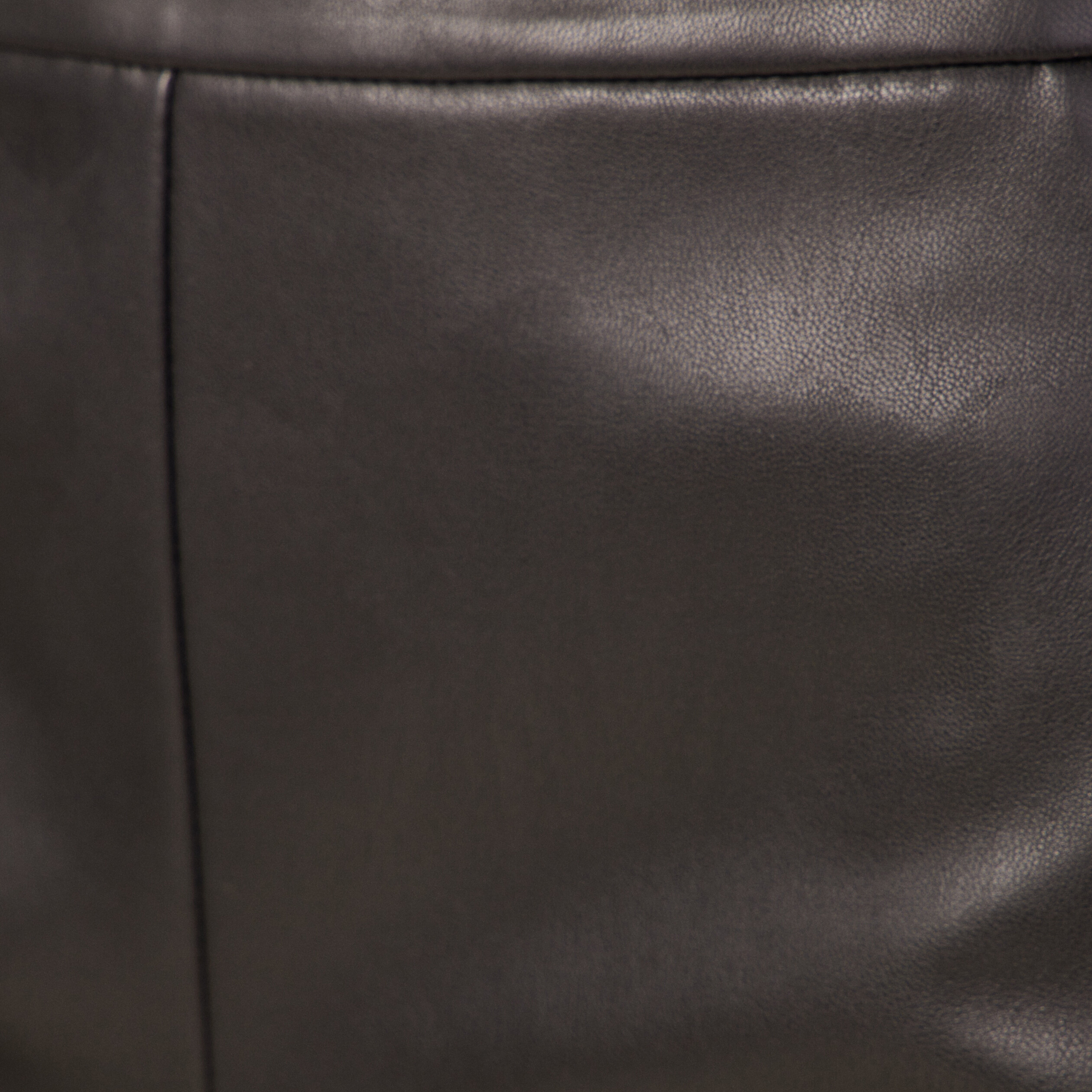 Short droit simili cuir &agrave; pont noir femme