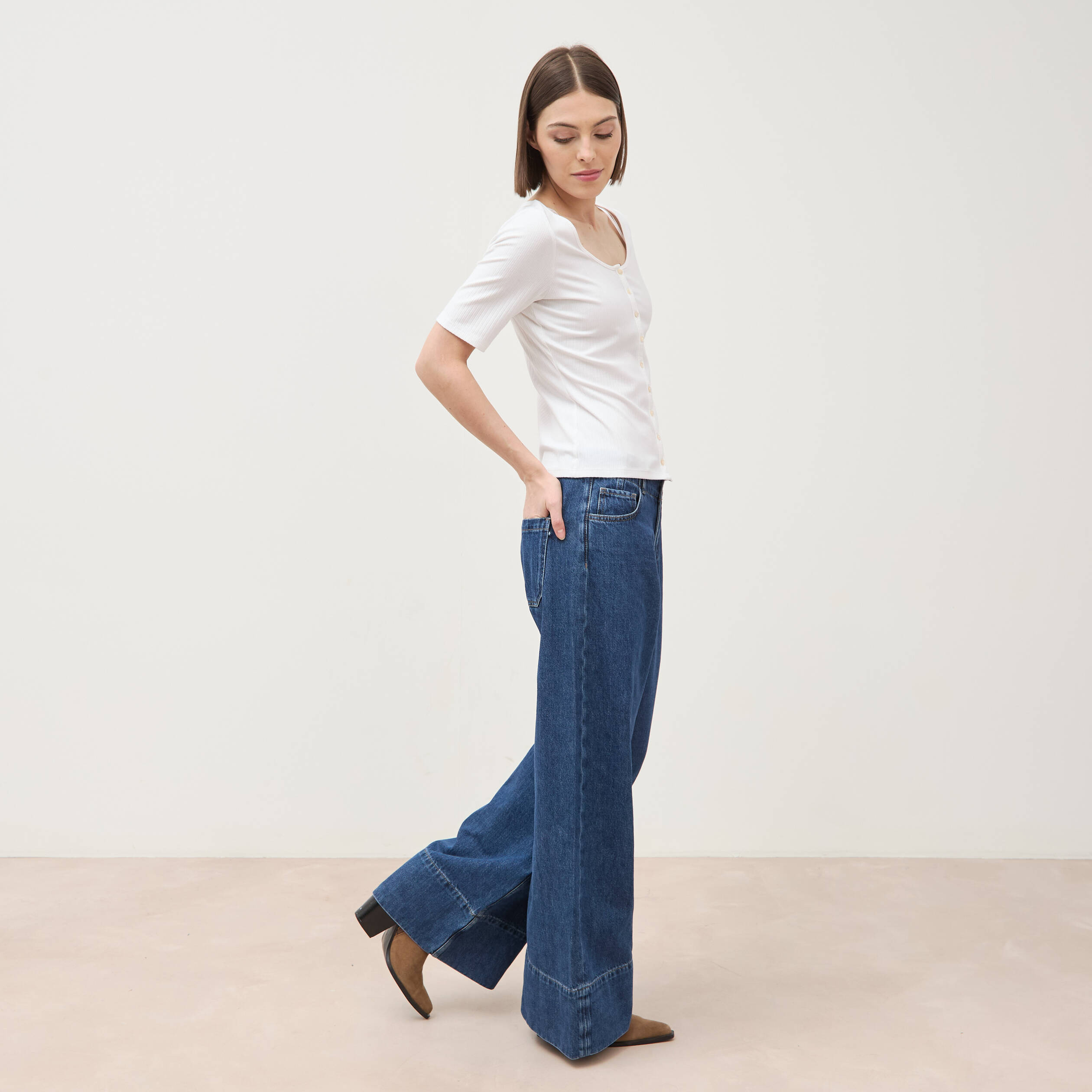 T-shirt c&ocirc;tel&eacute; ajust&eacute; manches courtes blanc femme