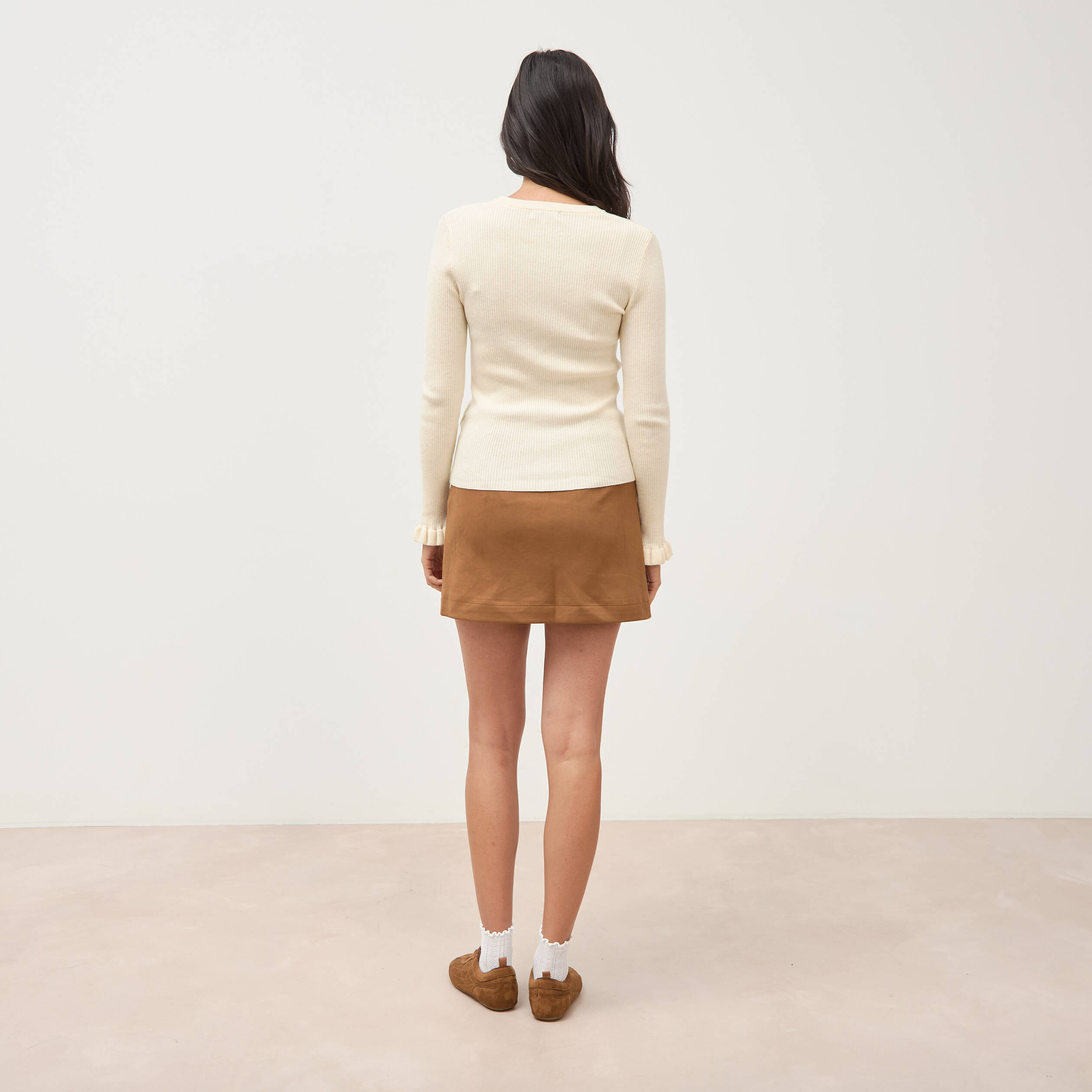 Pull cintr&eacute; col rond manches longues creme femme