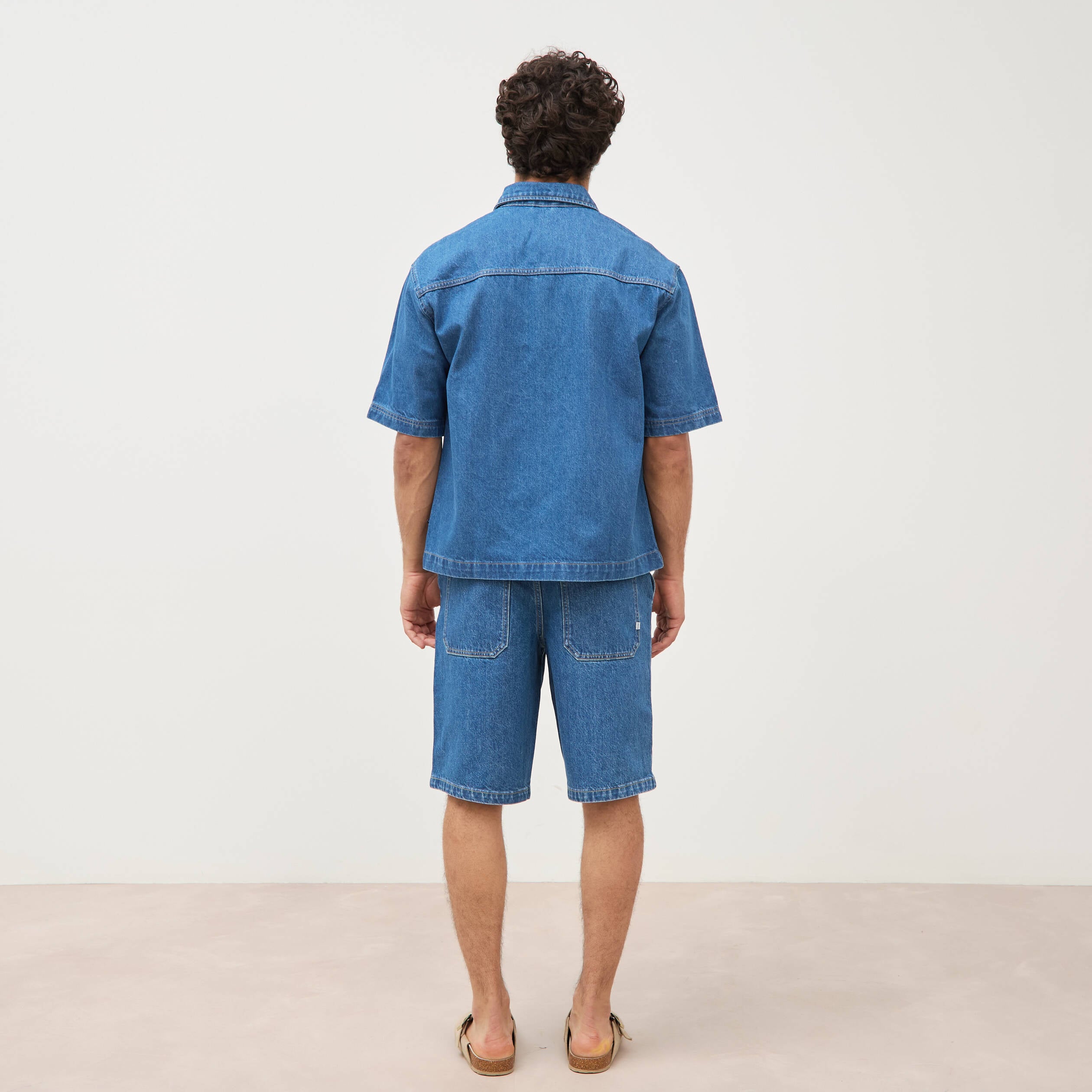 Chemise col am&eacute;ricain manches courtes denim stone homme