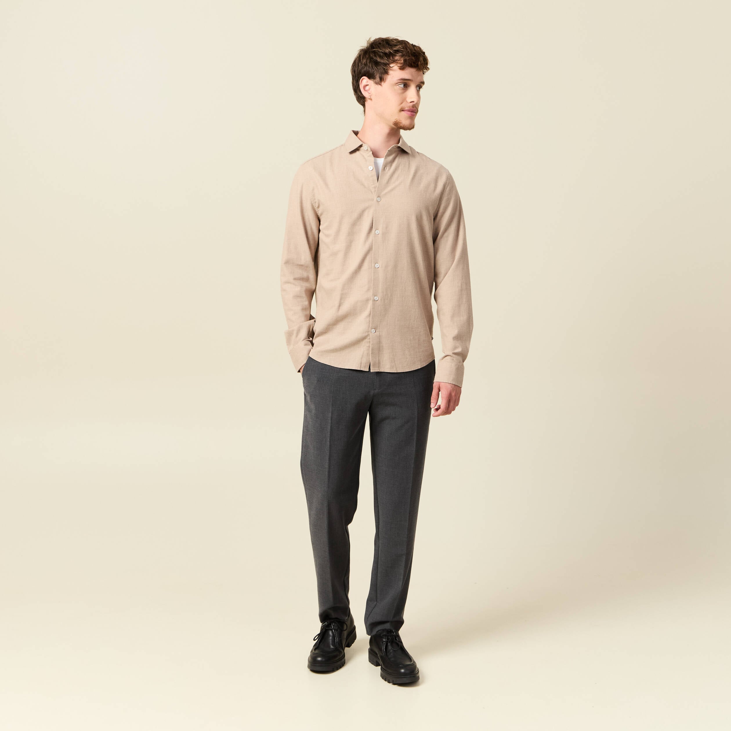 Pantalon droit longueur 32 gris fonc&eacute; homme
