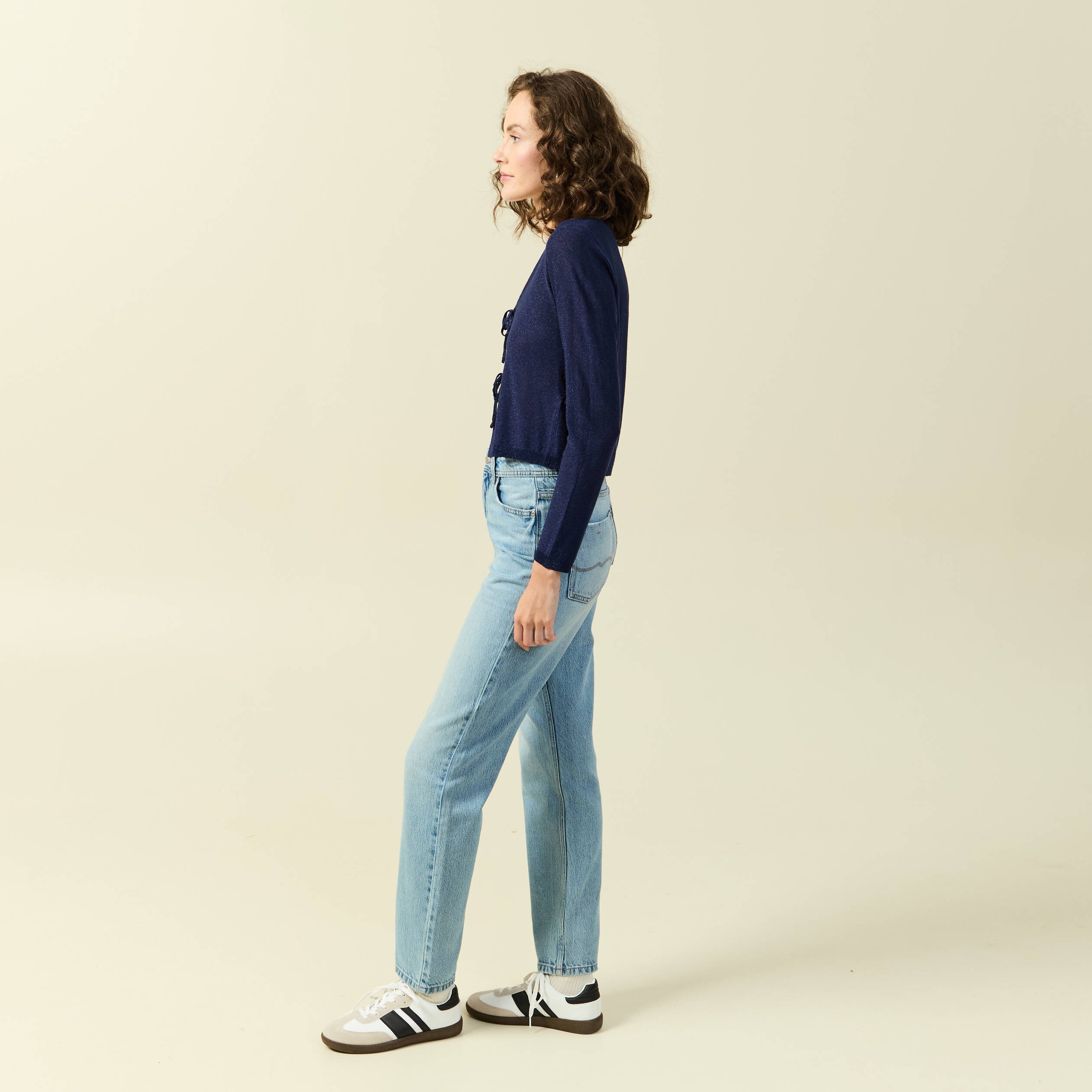 gilet droit court manches longues bleu marine femme Gilet droit court manches longues bleu marine femme