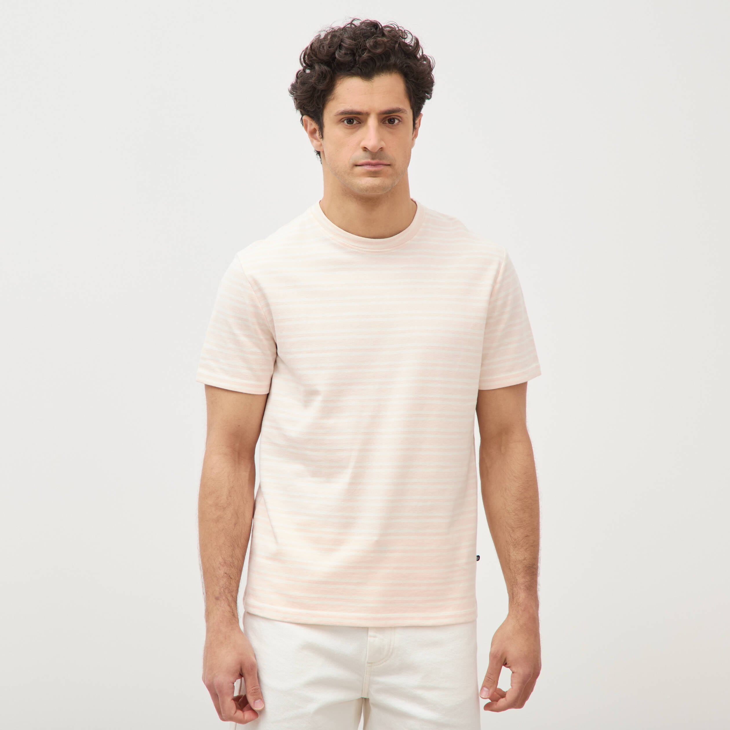 T-shirt ray&eacute; col rond manches courtes rose poudr&eacute;e homme