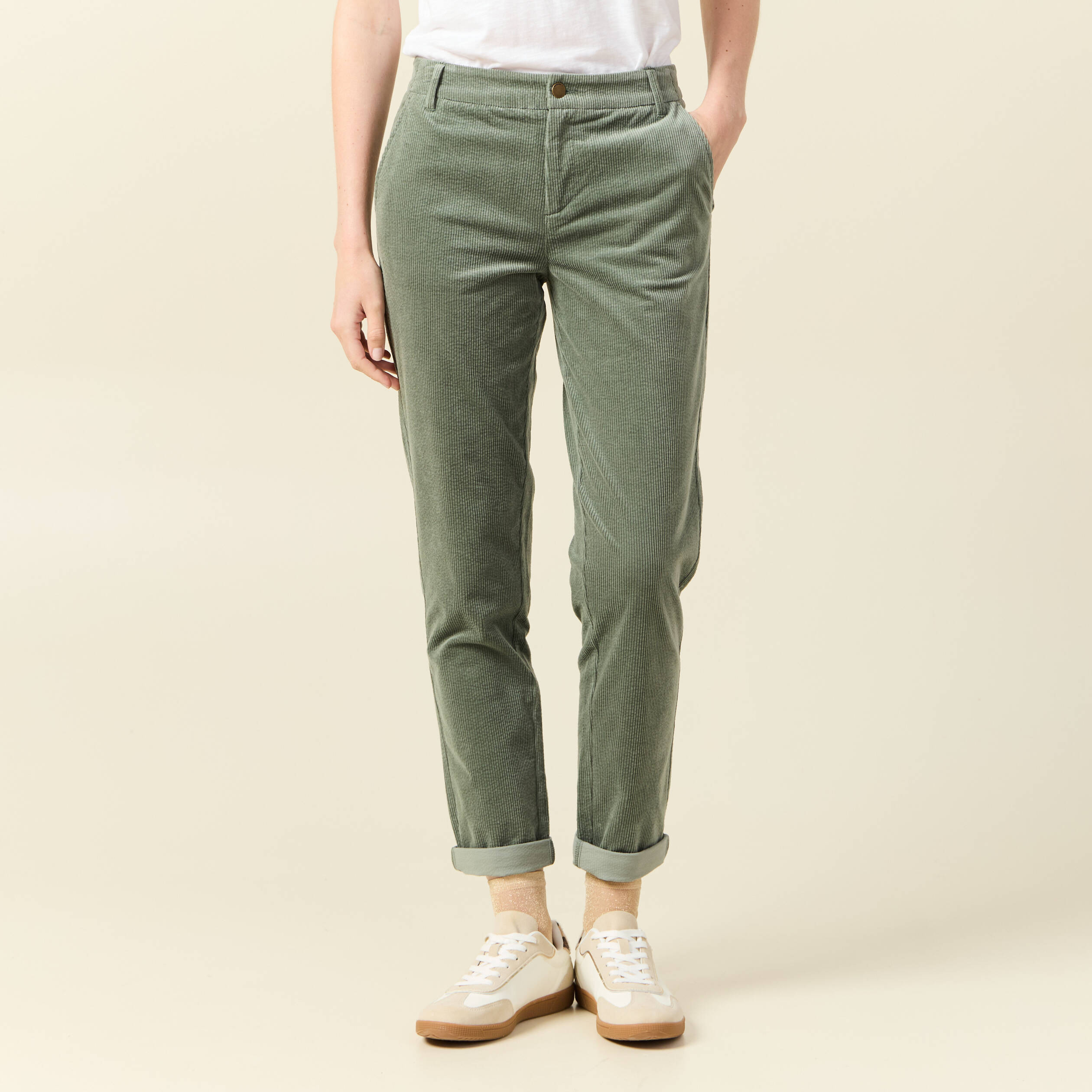 pantalon chino velours cotele vert kaki femme Pantalon chino velours côtelé vert kaki femme