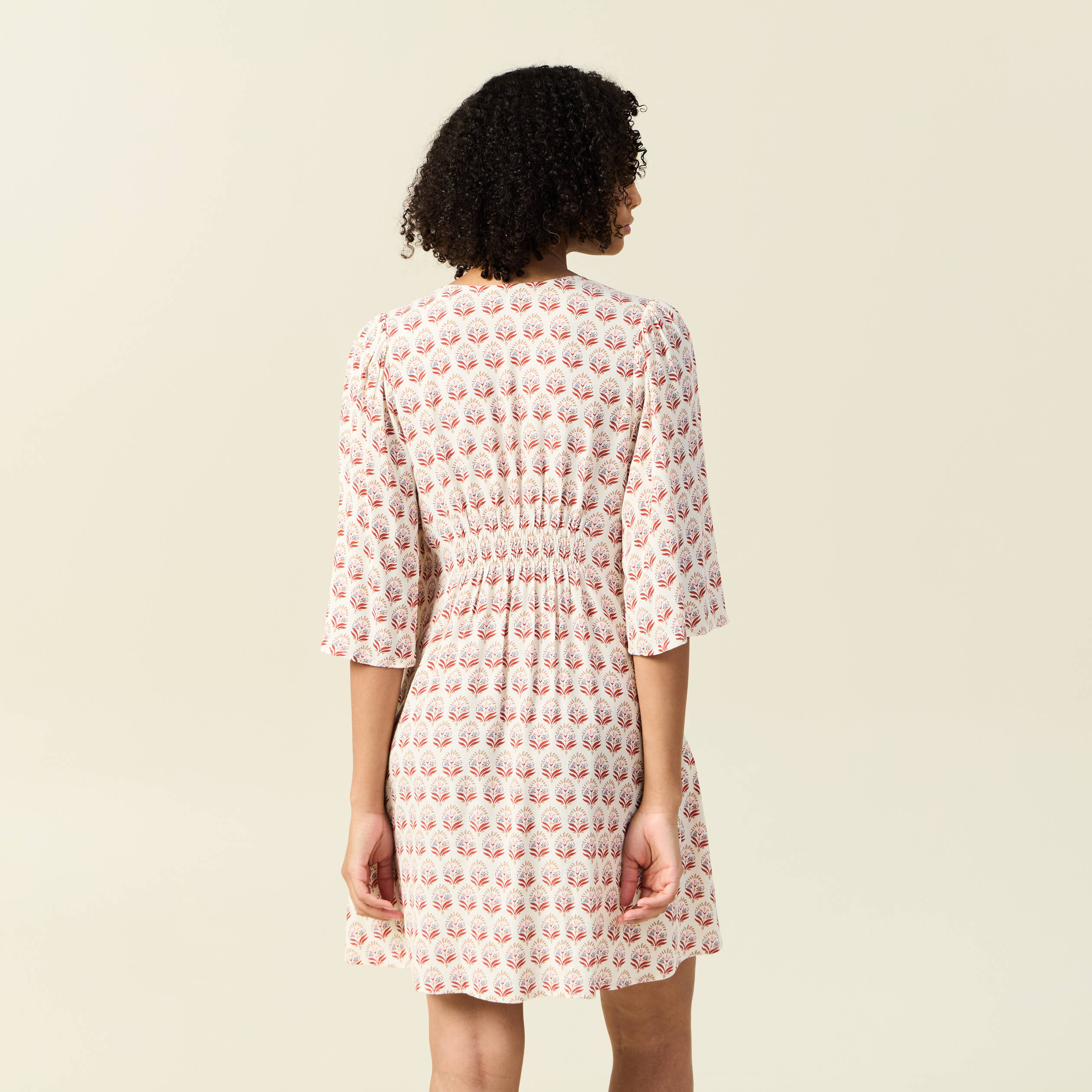 Robe &eacute;vas&eacute;e manches 3/4 ivoire femme