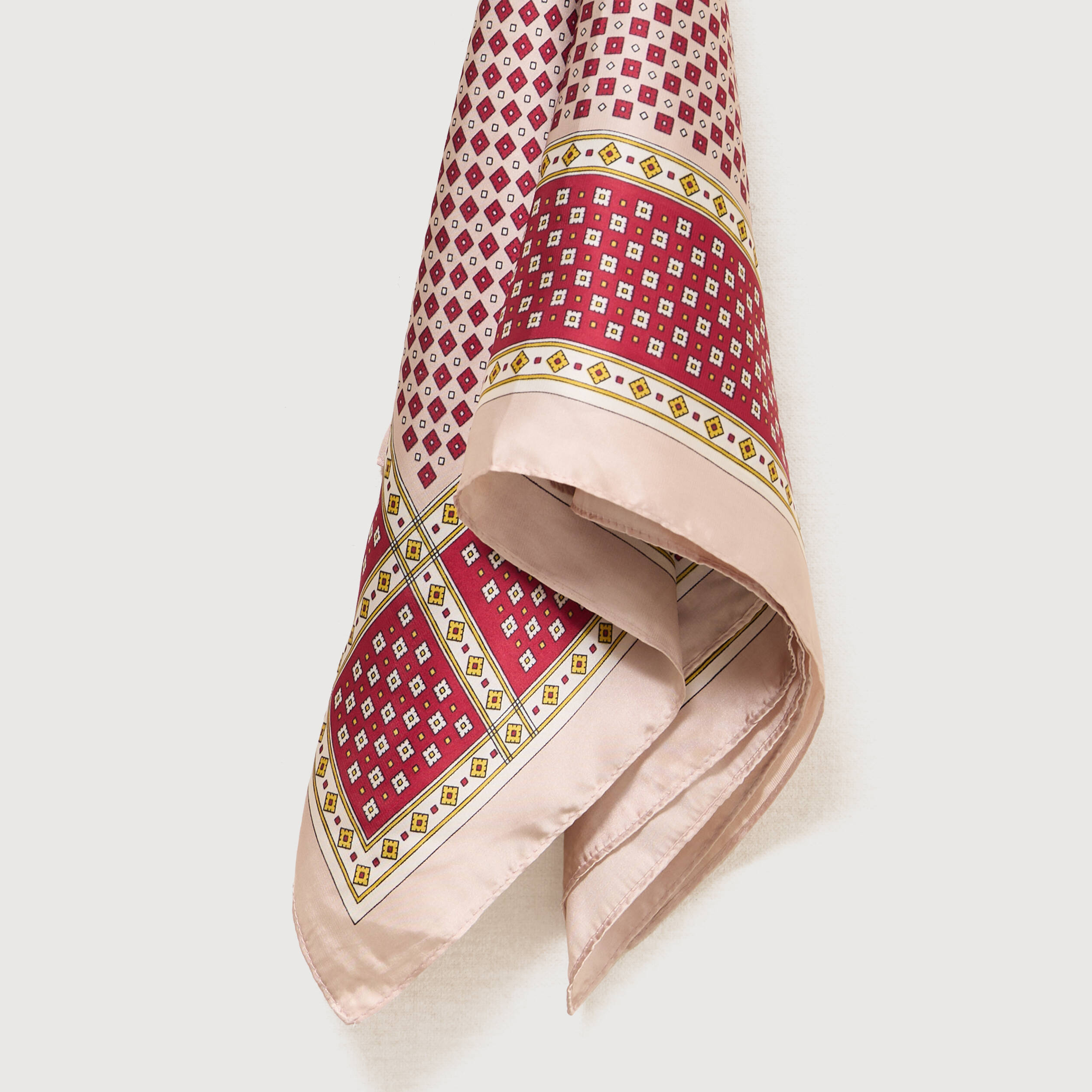 Foulard satin&eacute; rouge femme