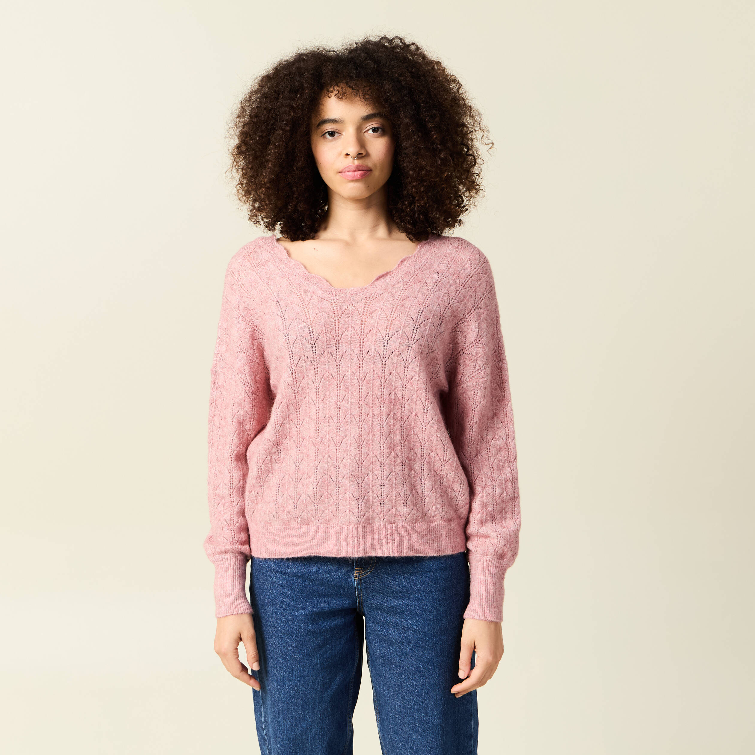 Gilet ajour&eacute; col V manches longues rose pastel femme