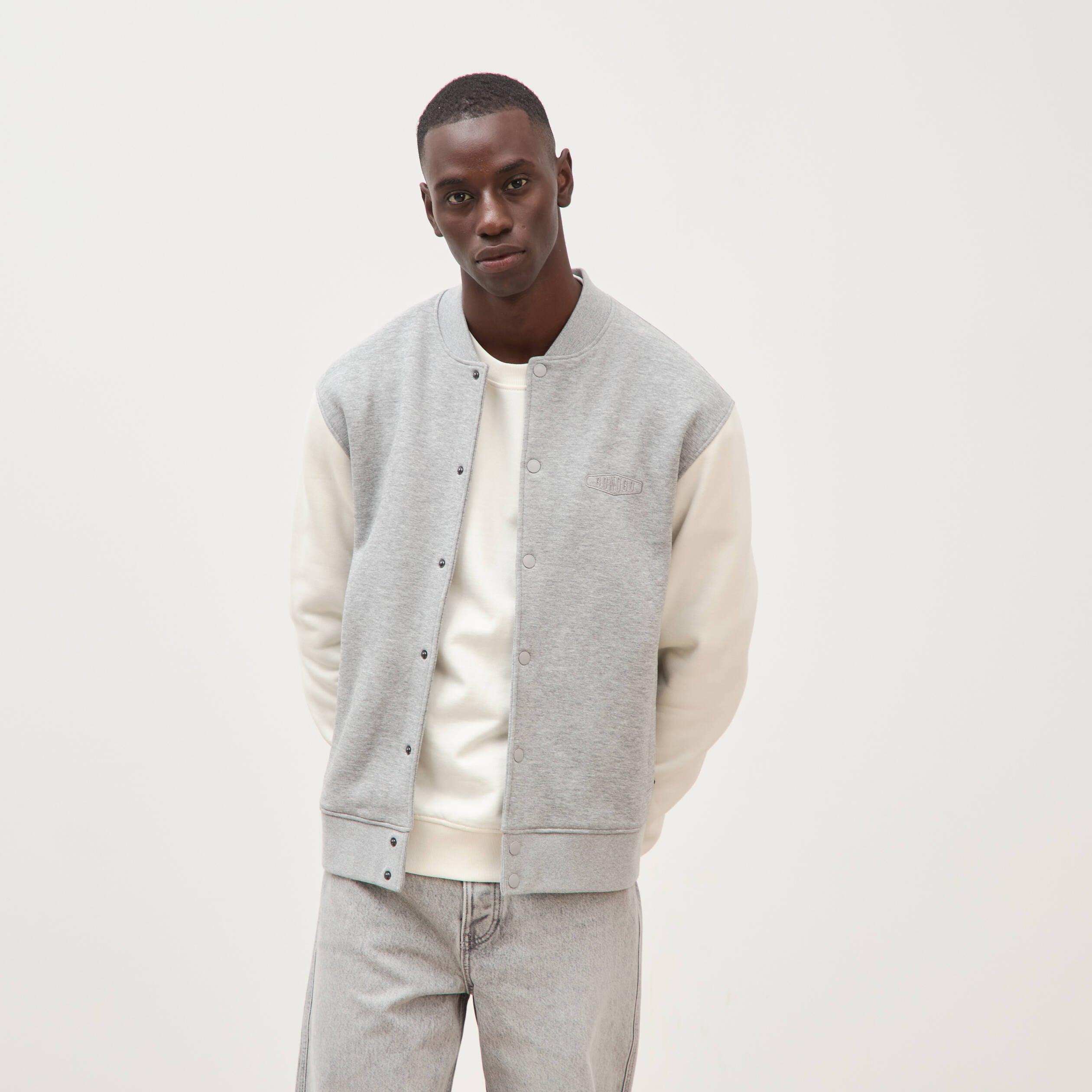 Sweat manches longues brod&eacute; gris clair homme