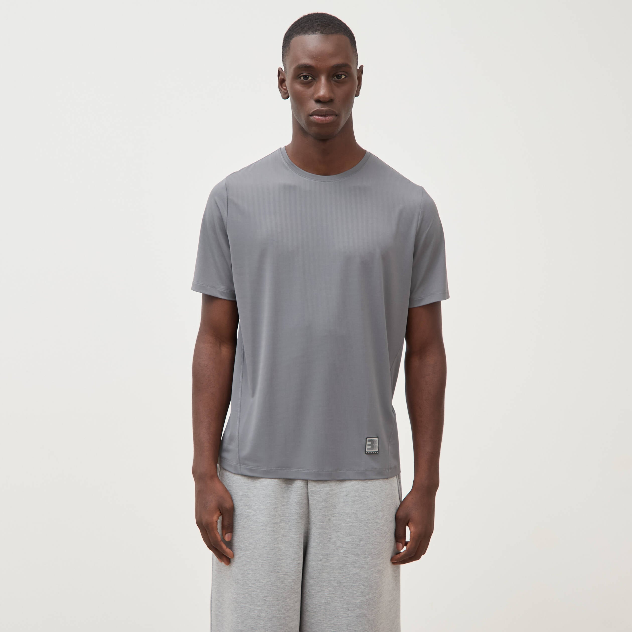 T-shirt col rond manches courtes gris fonc&eacute; homme