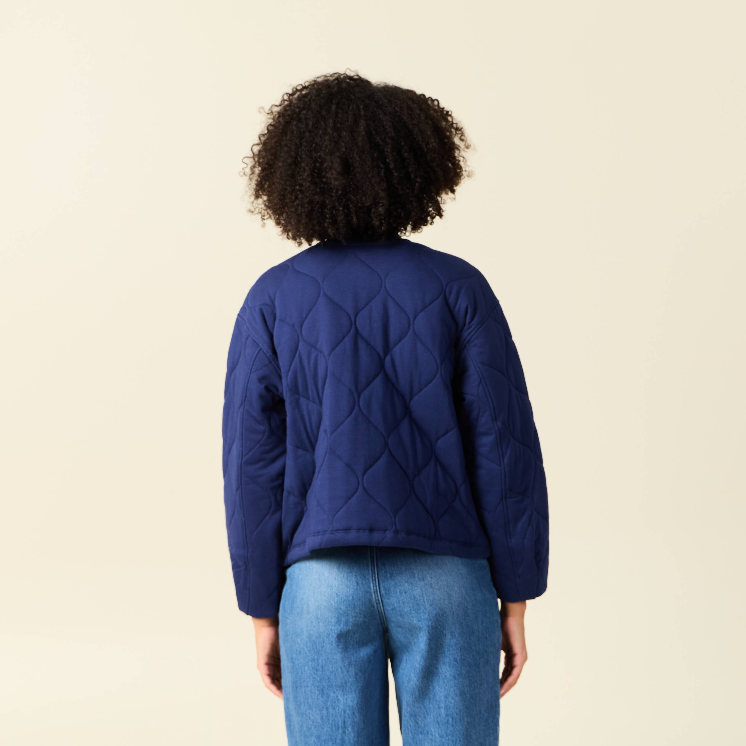 Gilet matelass&eacute; bleu fonc&eacute; femme