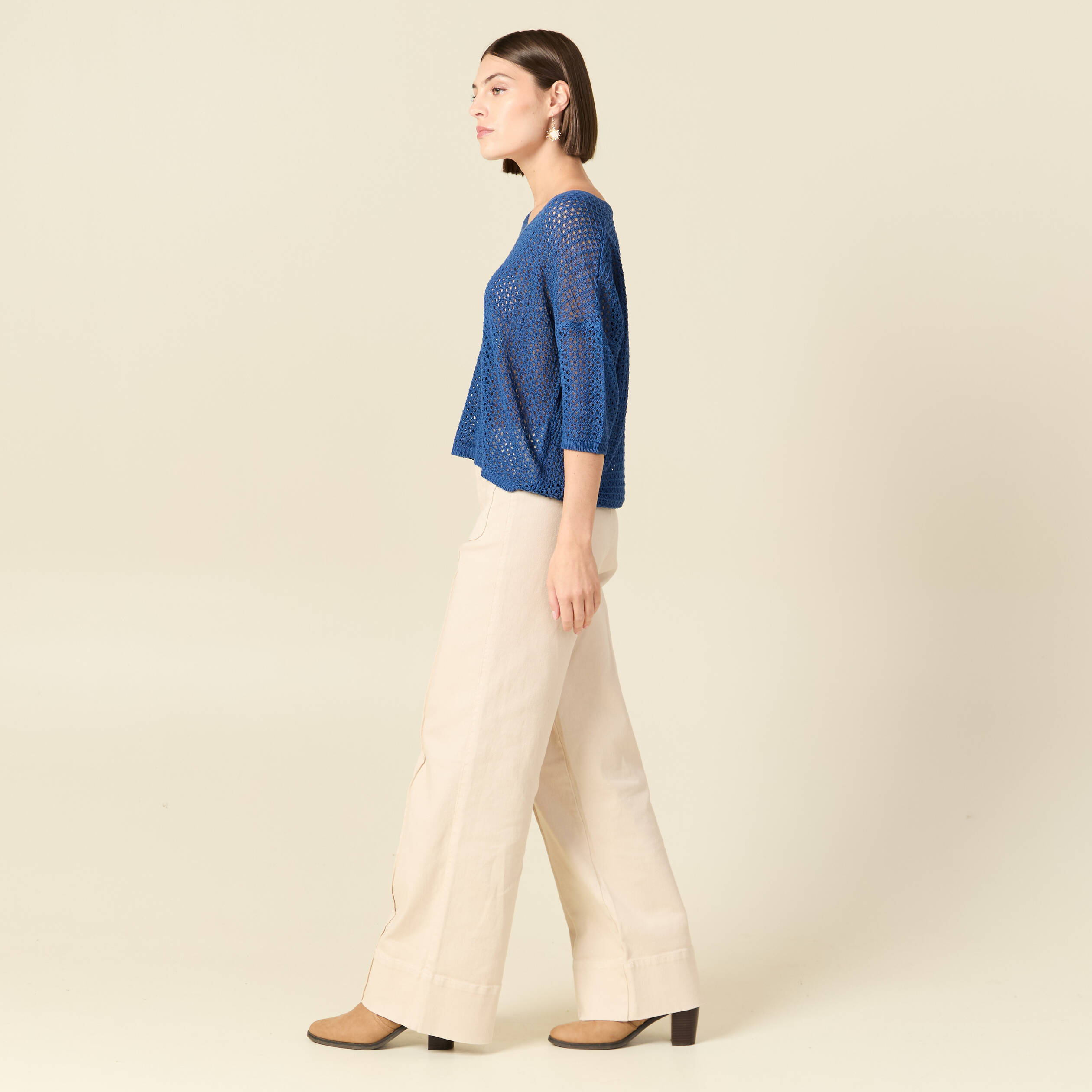 Pull ajour&eacute; col v manches 3/4 bleu marine femme