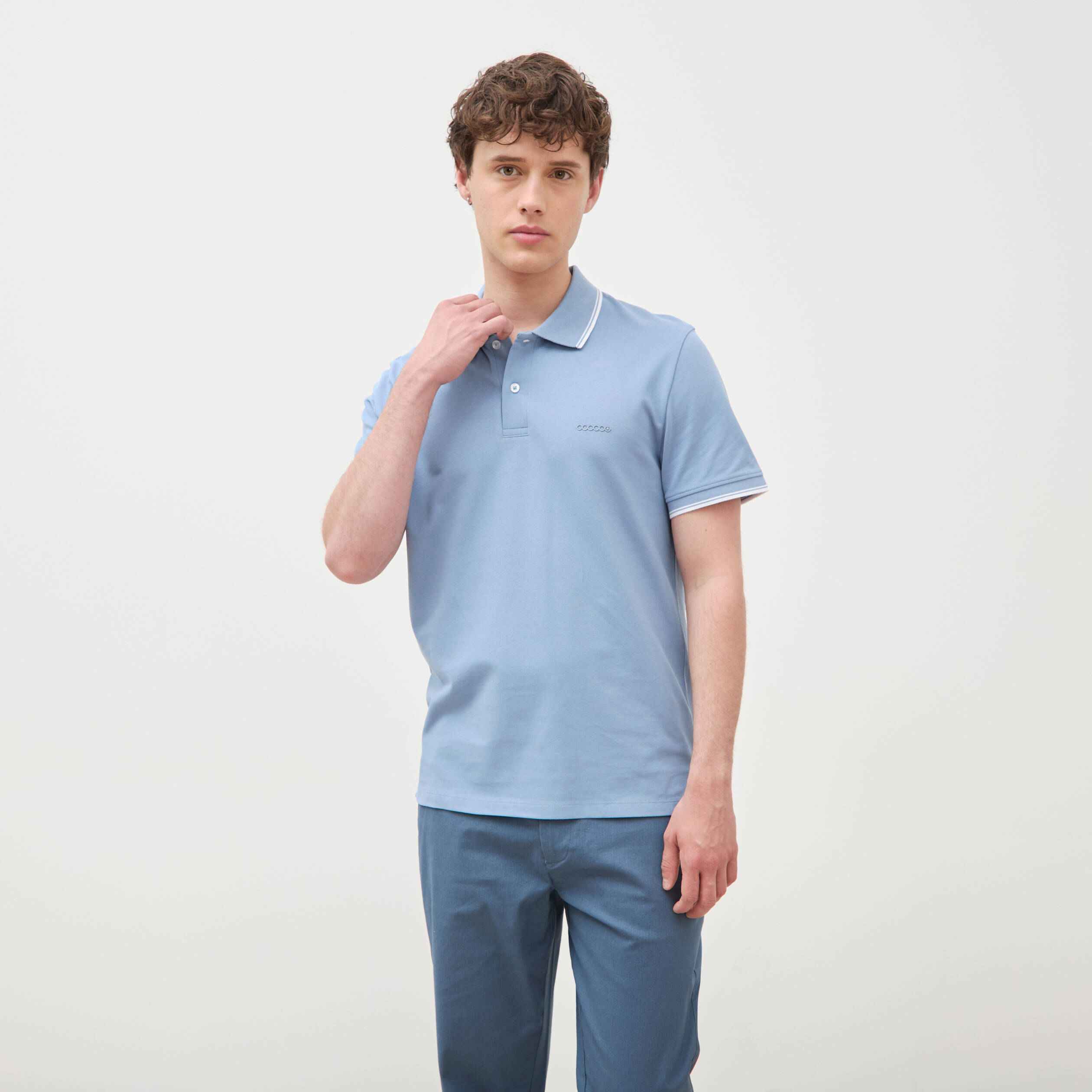 Polo cintr&eacute; en coton manches courtes bleu gris homme