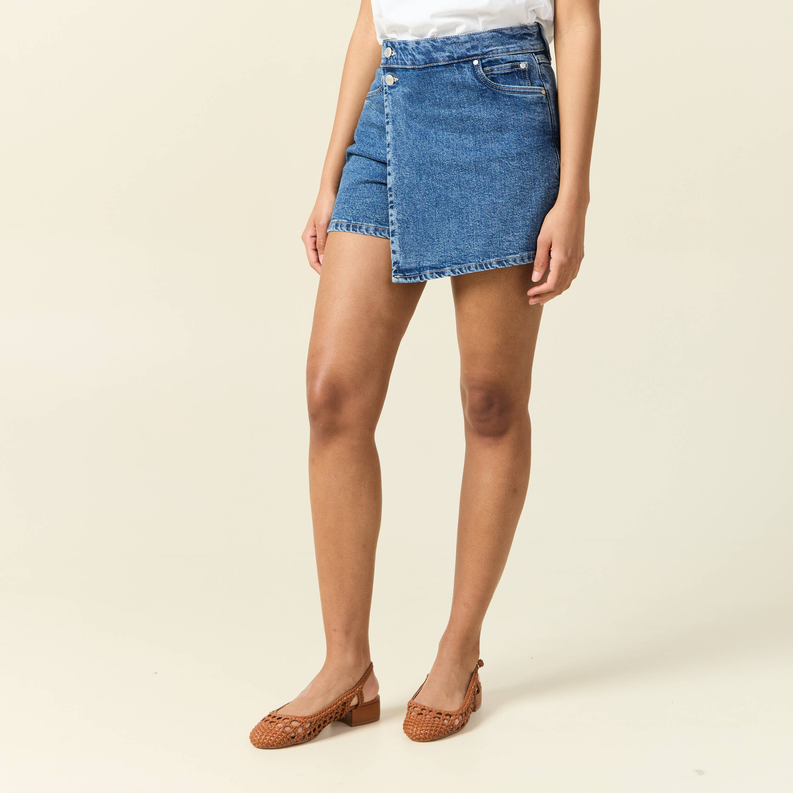 jupe short droite en jean denim stone femme Jupe-short droite en jean denim stone femme
