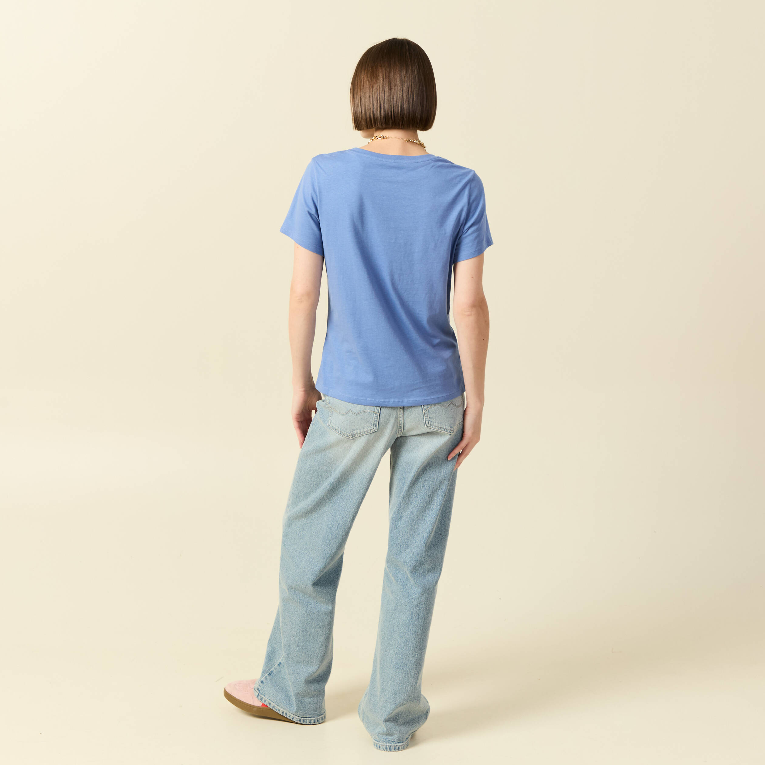 T-shirt cintr&eacute; col rond manches courtes bleu lavande femme