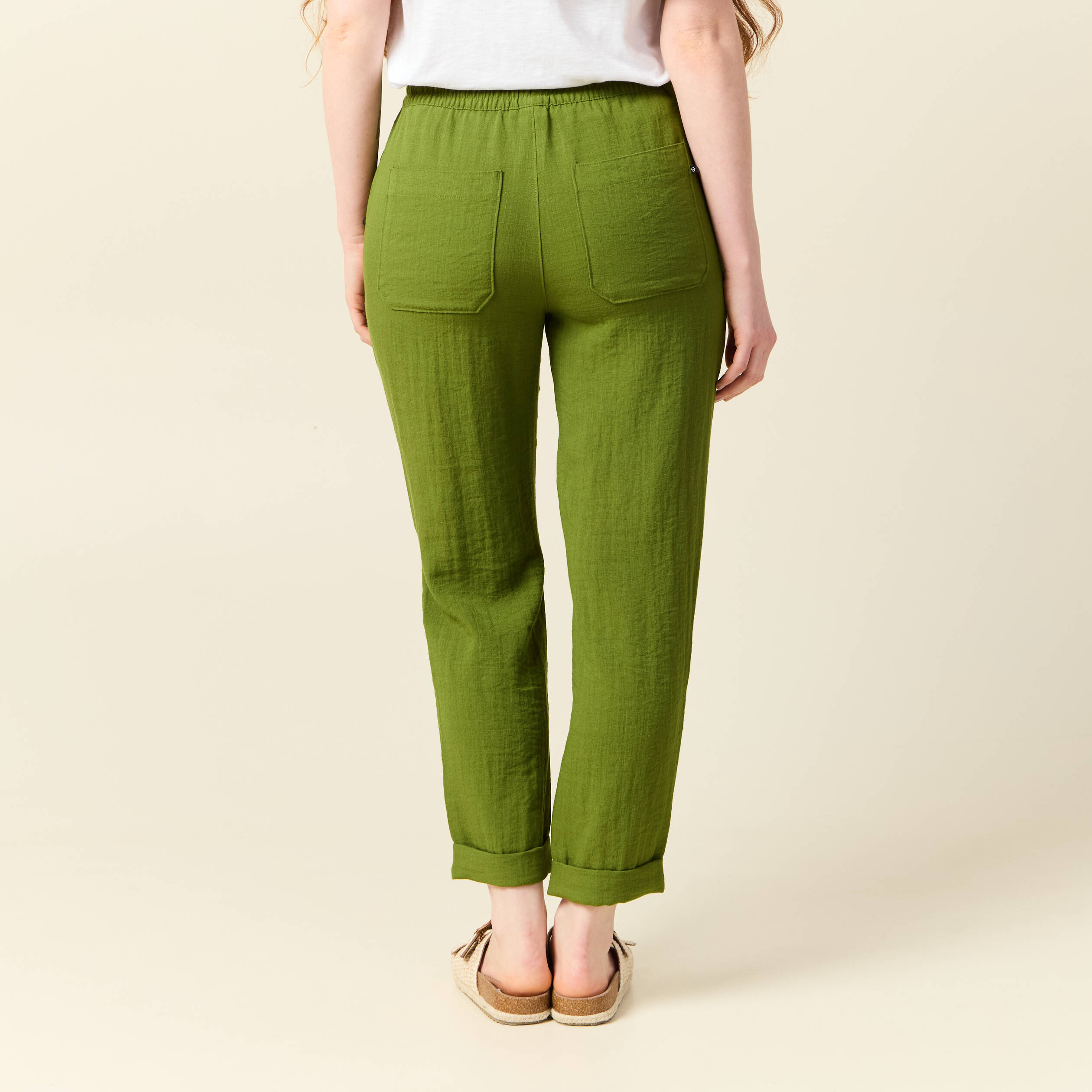 pantalon carotte fluide vert olive femme Pantalon carotte fluide vert olive femme