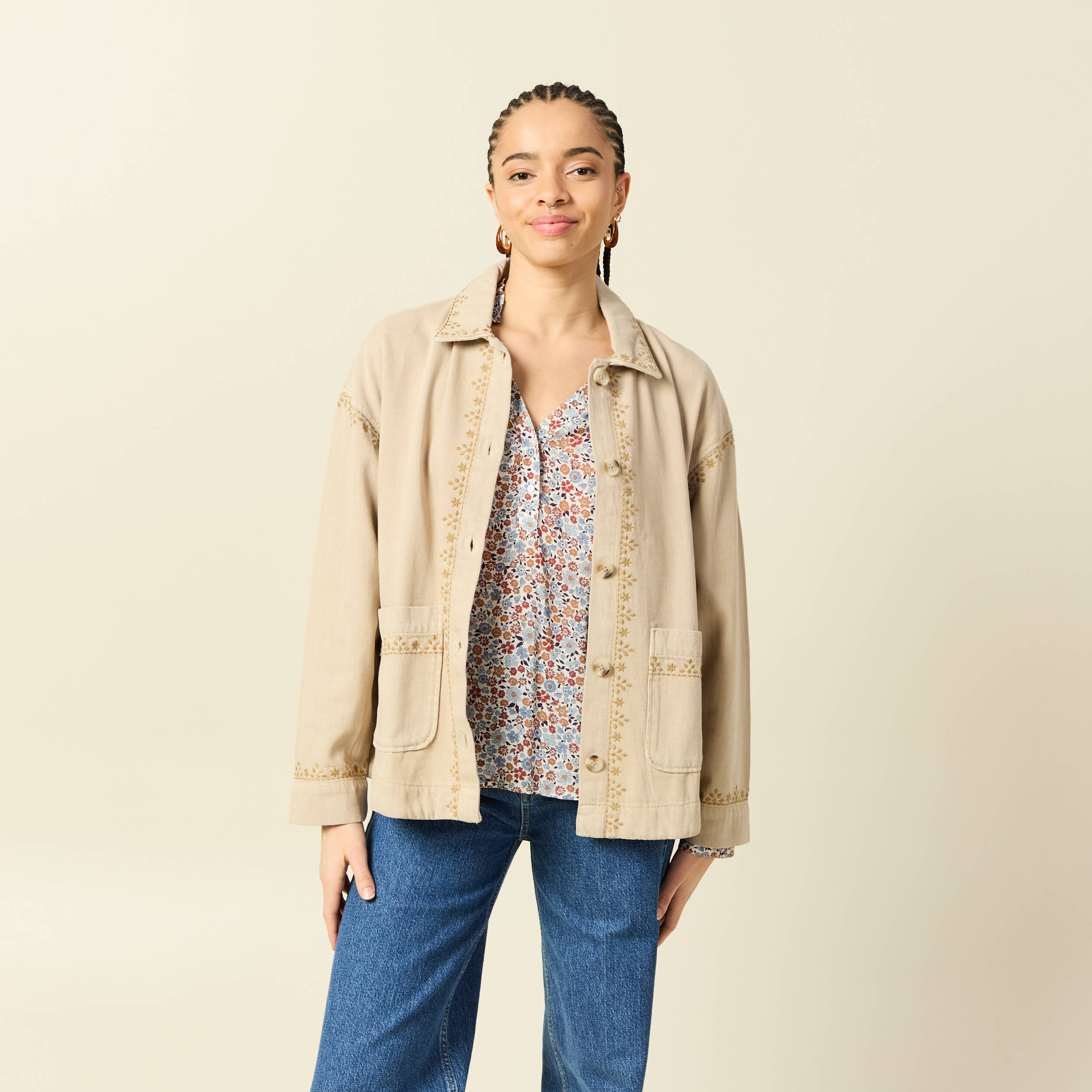 Blouson boutonn&eacute; brod&eacute; beige femme