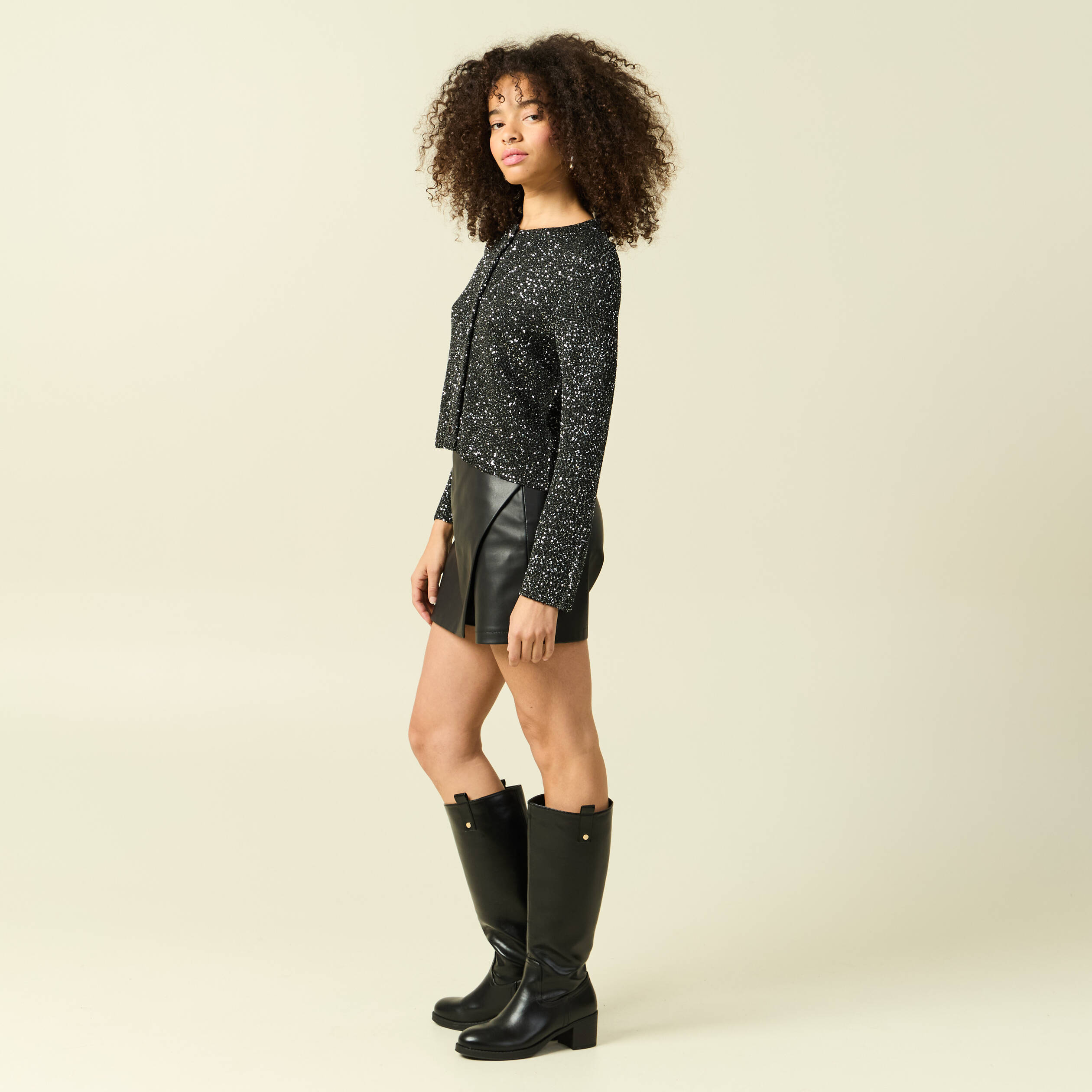 Gilet court droit manches longues noir femme