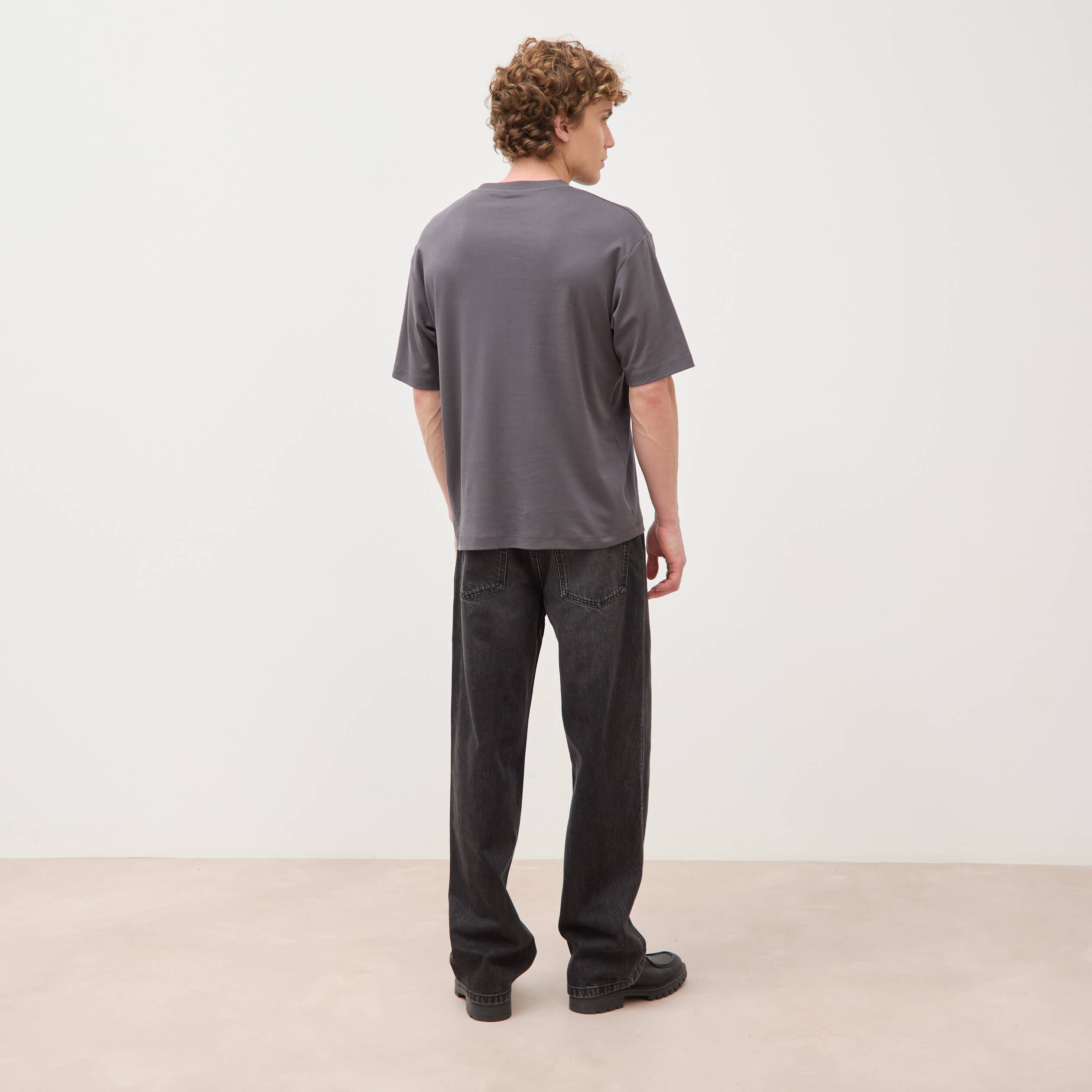 T-shirt manches courtes gris fonc&eacute; homme
