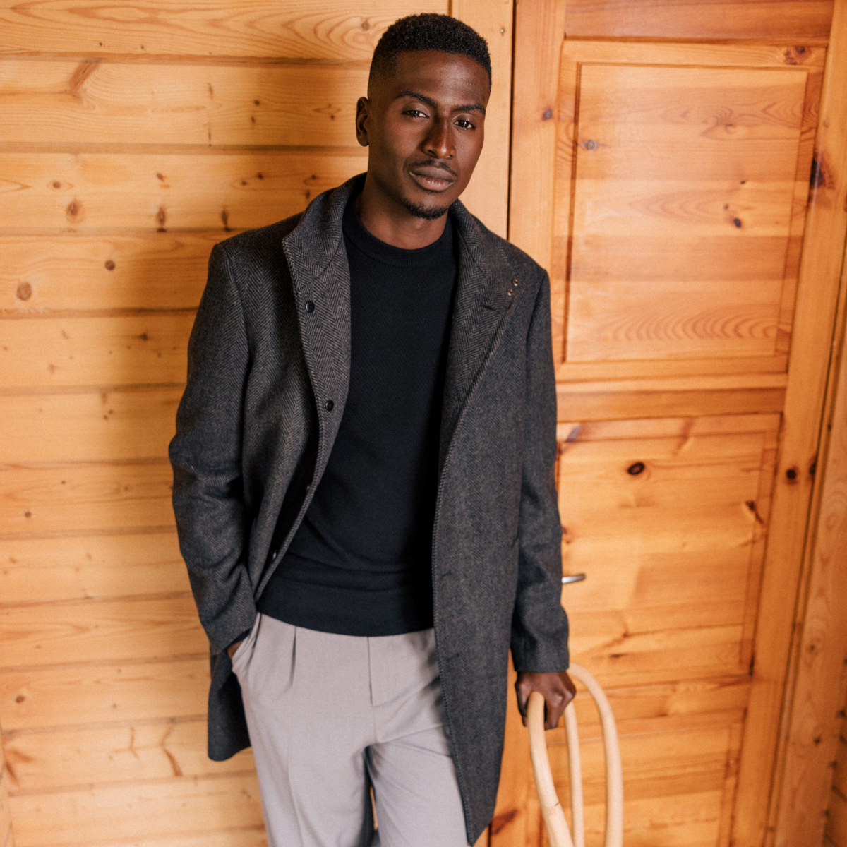 manteau ajuste boutonne gris fonce homme Manteau ajusté boutonné gris foncé homme