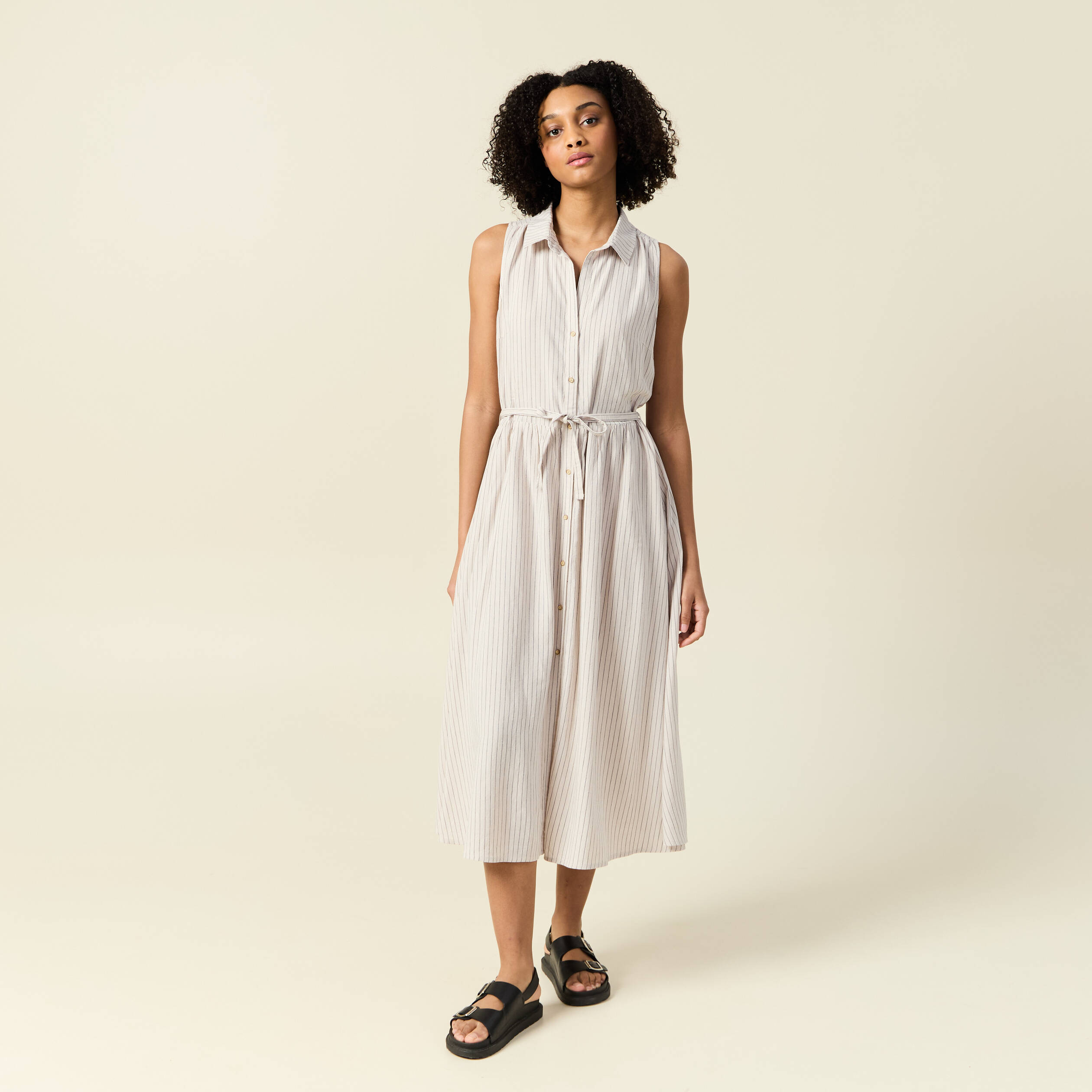 robe longue evasee ceinturee blanc femme Robe longue évasée ceinturée blanc femme