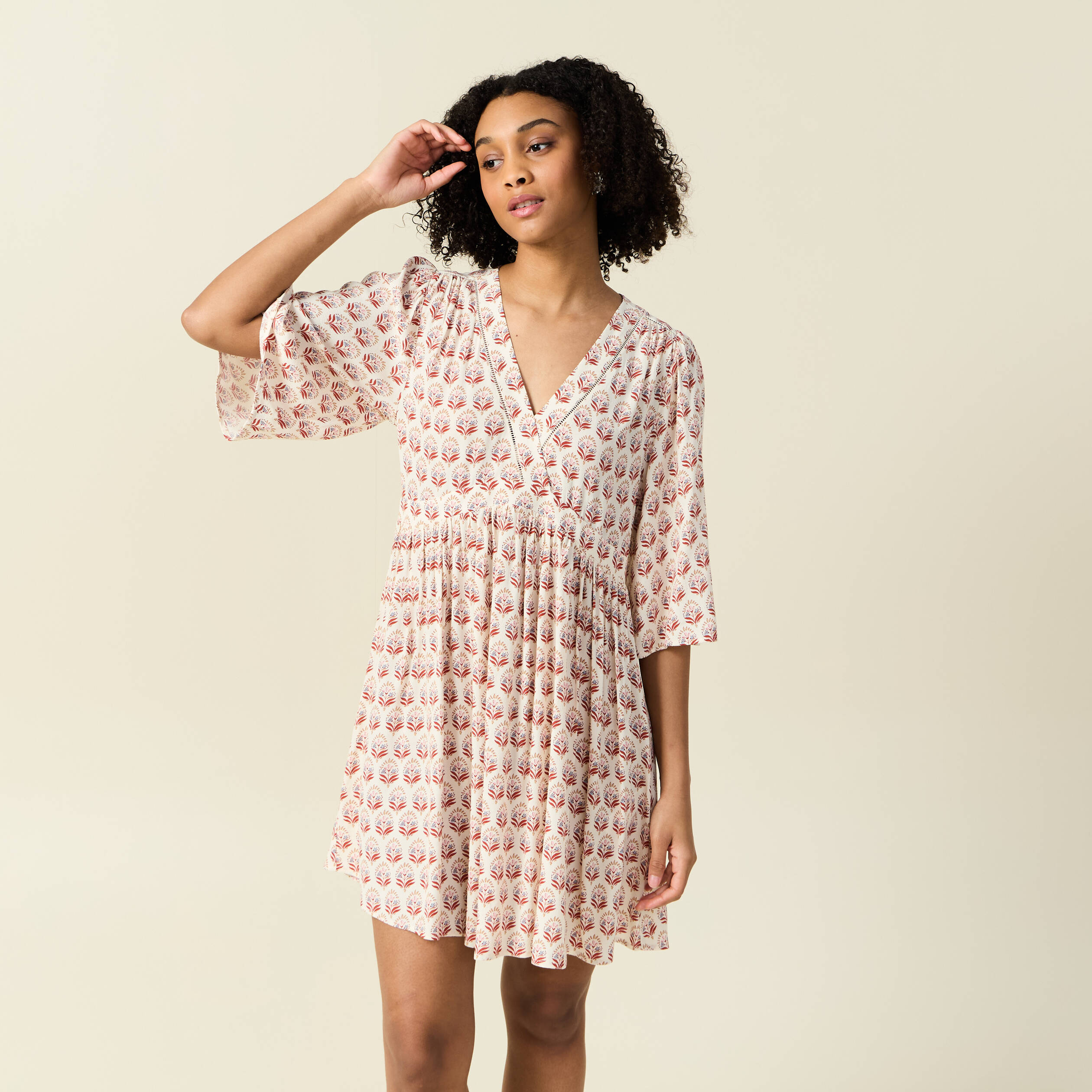 Robe &eacute;vas&eacute;e manches 3/4 ivoire femme