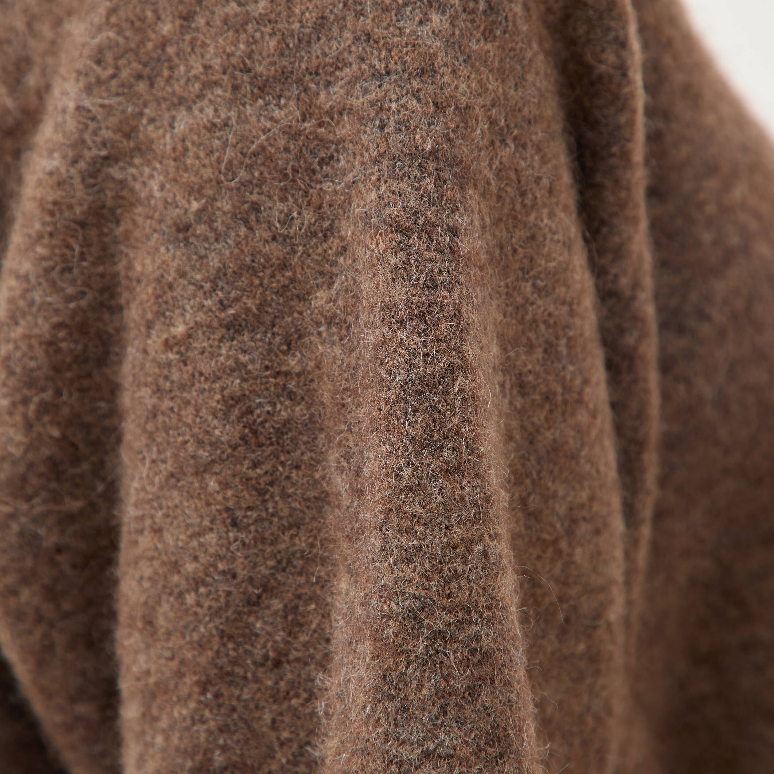 Pull droit court col v manches courtes marron femme