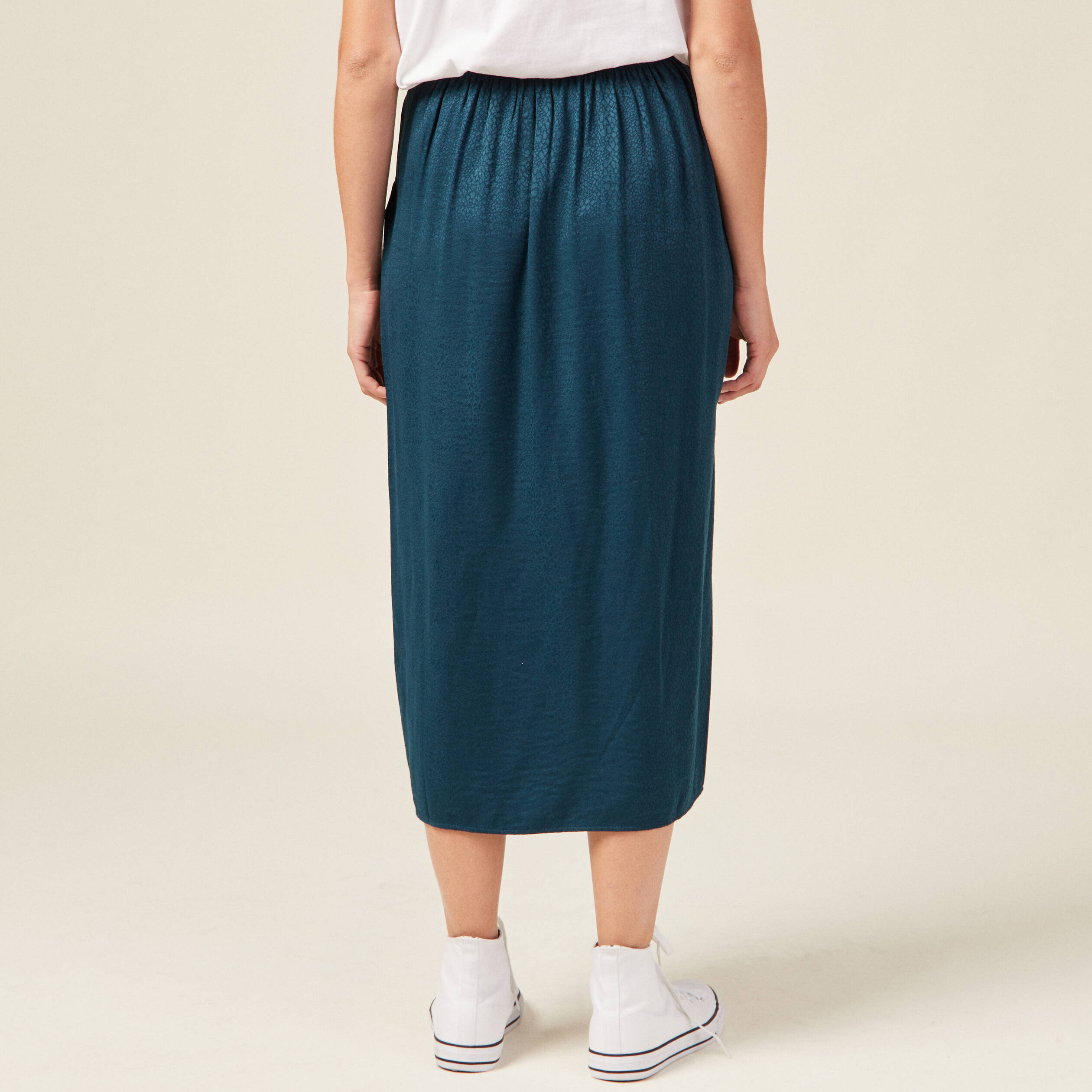 Jupe midi droite fendue satin bleu canard femme